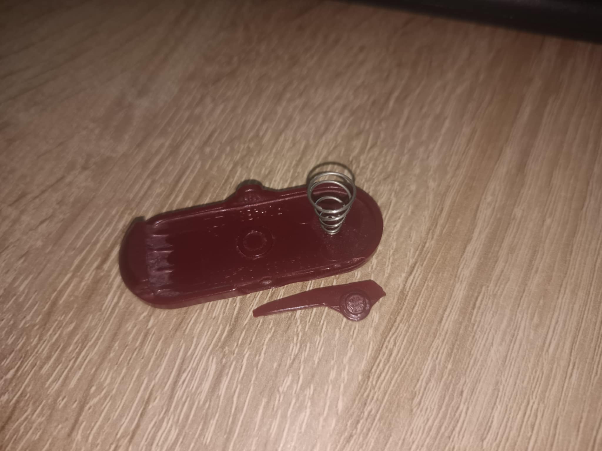 Shark IZ Vacuum cleaner retainer clip