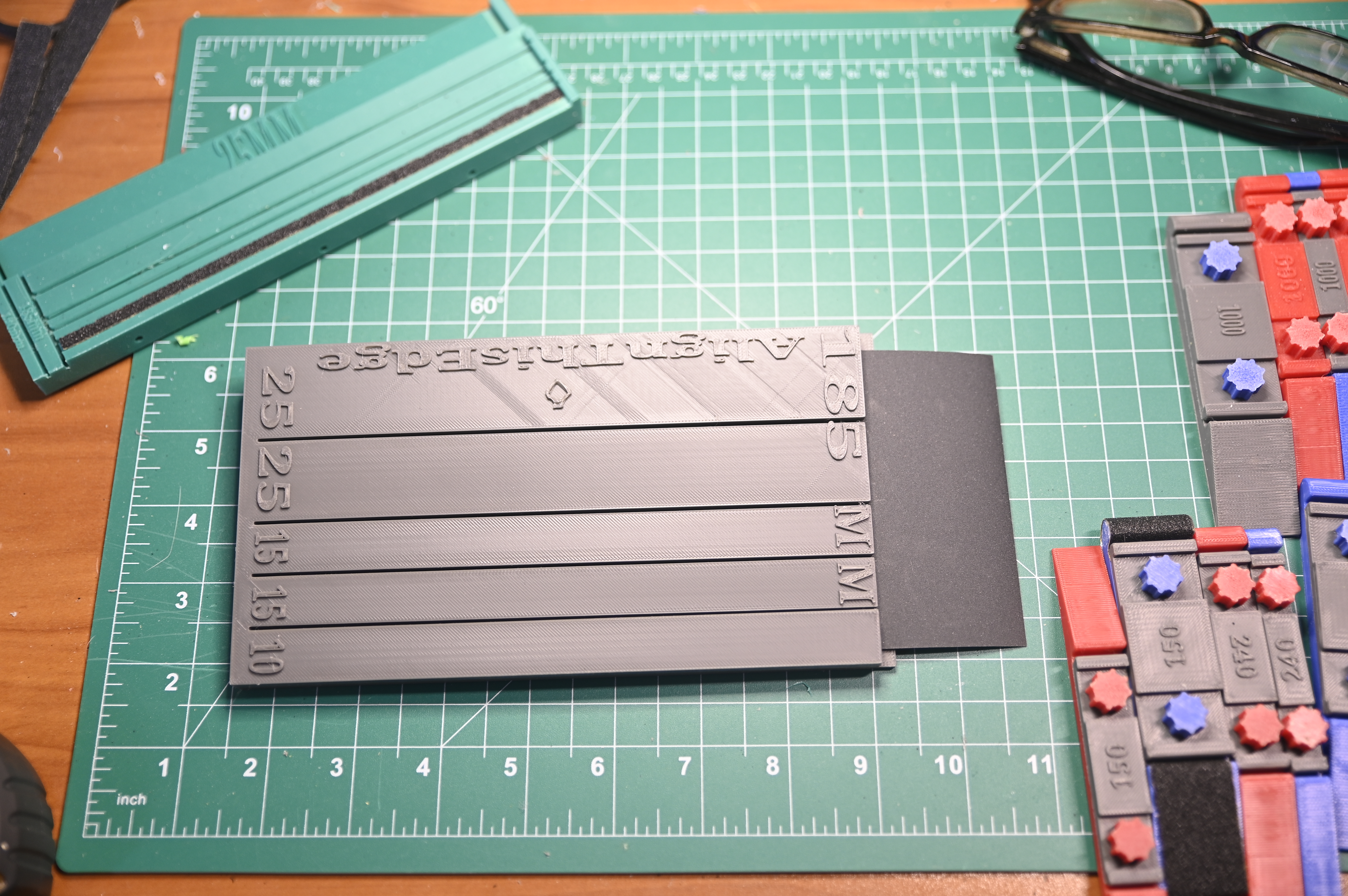 9x3.6" sandpaper cutter 'The Sandpaper Pita Pocket'