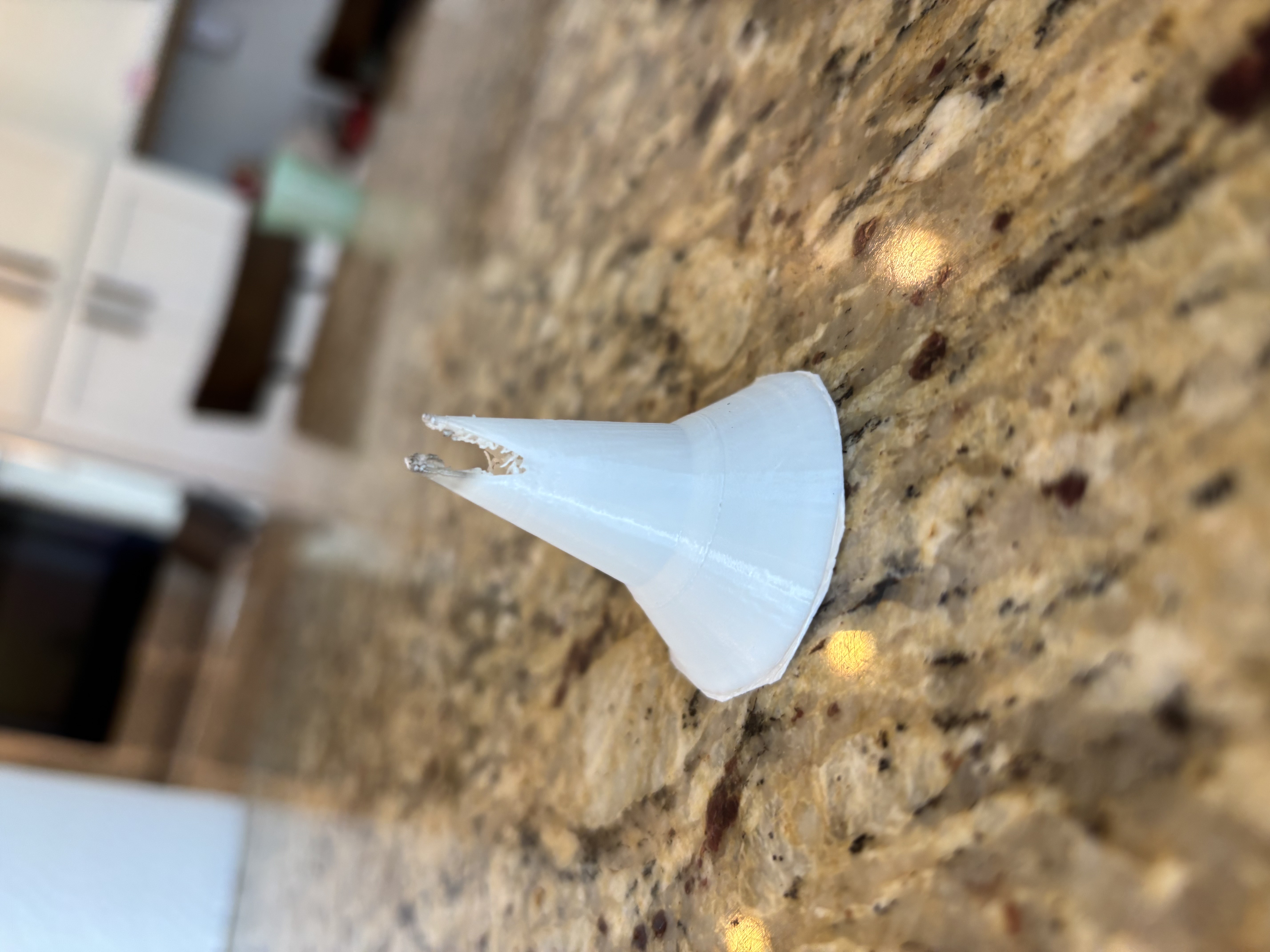 Frosting piping bag tip (Leaf)