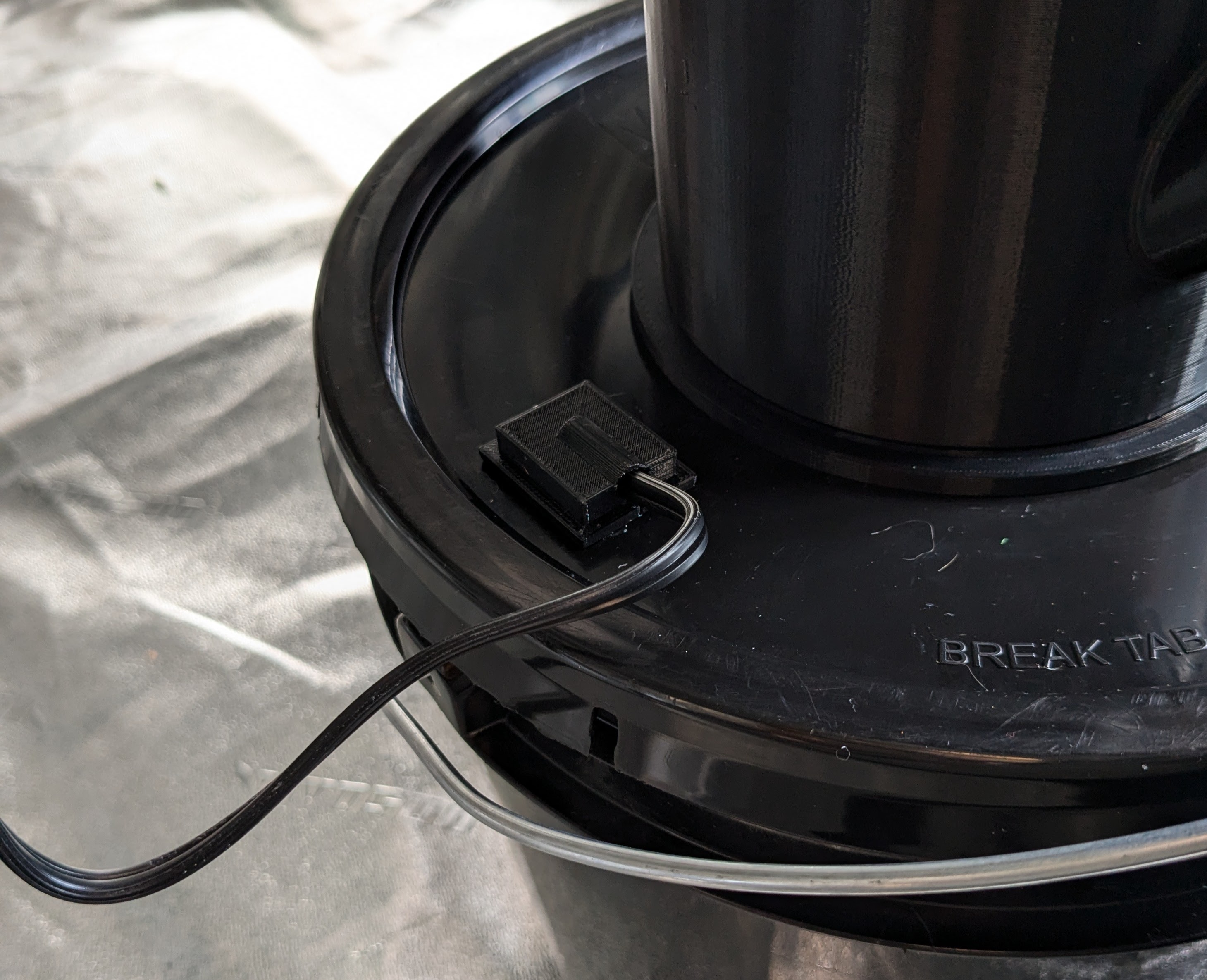 Hydroponic Tower - Power Pass through light blocking cover