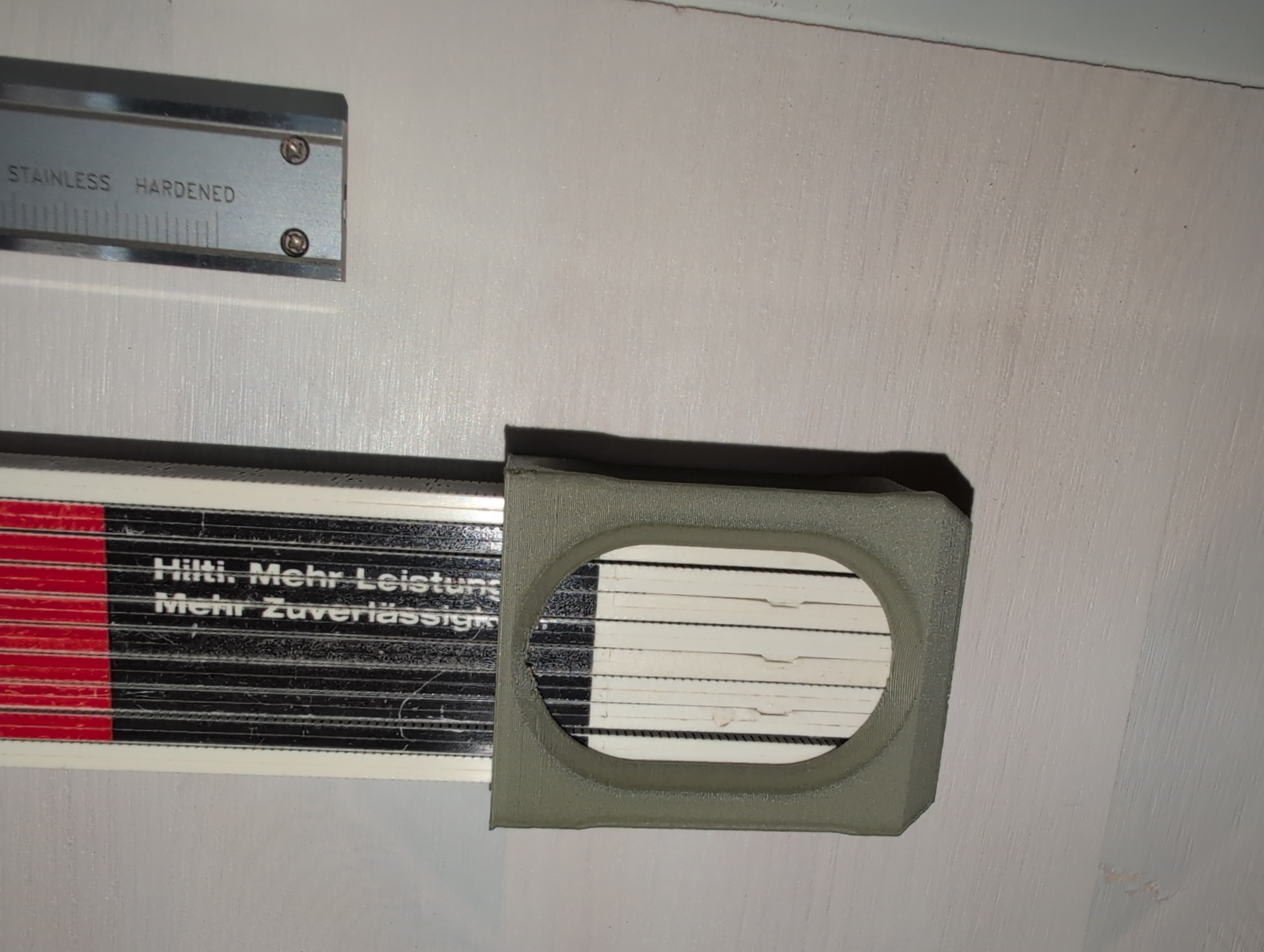 Wall Mount Carpenters Ruler / Meterstab (32x15mm)