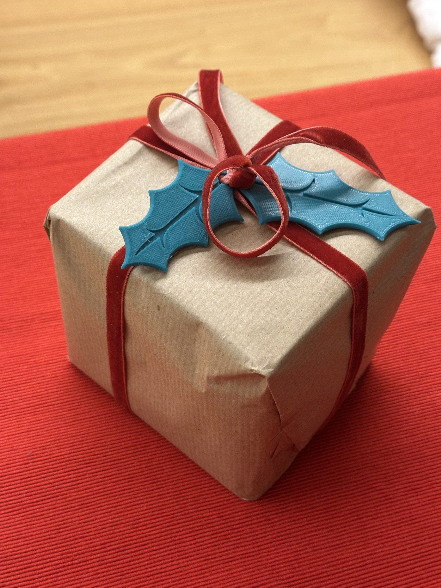 Holly leaf / Feuille de houx / Foglia di agrifoglio - Decoration for Christmas presents ribbons