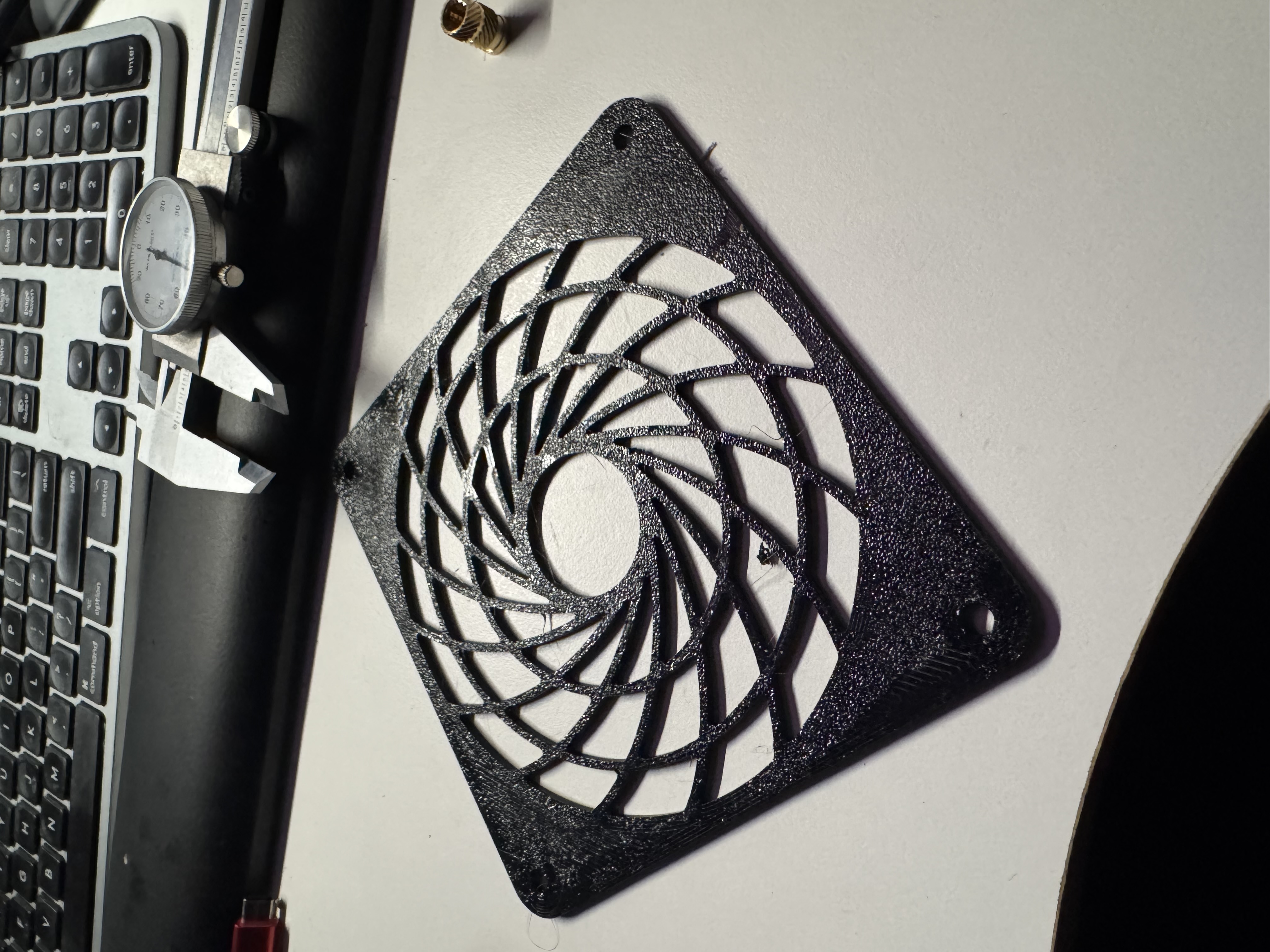 High-efficiency Noctua 140mm fan grill