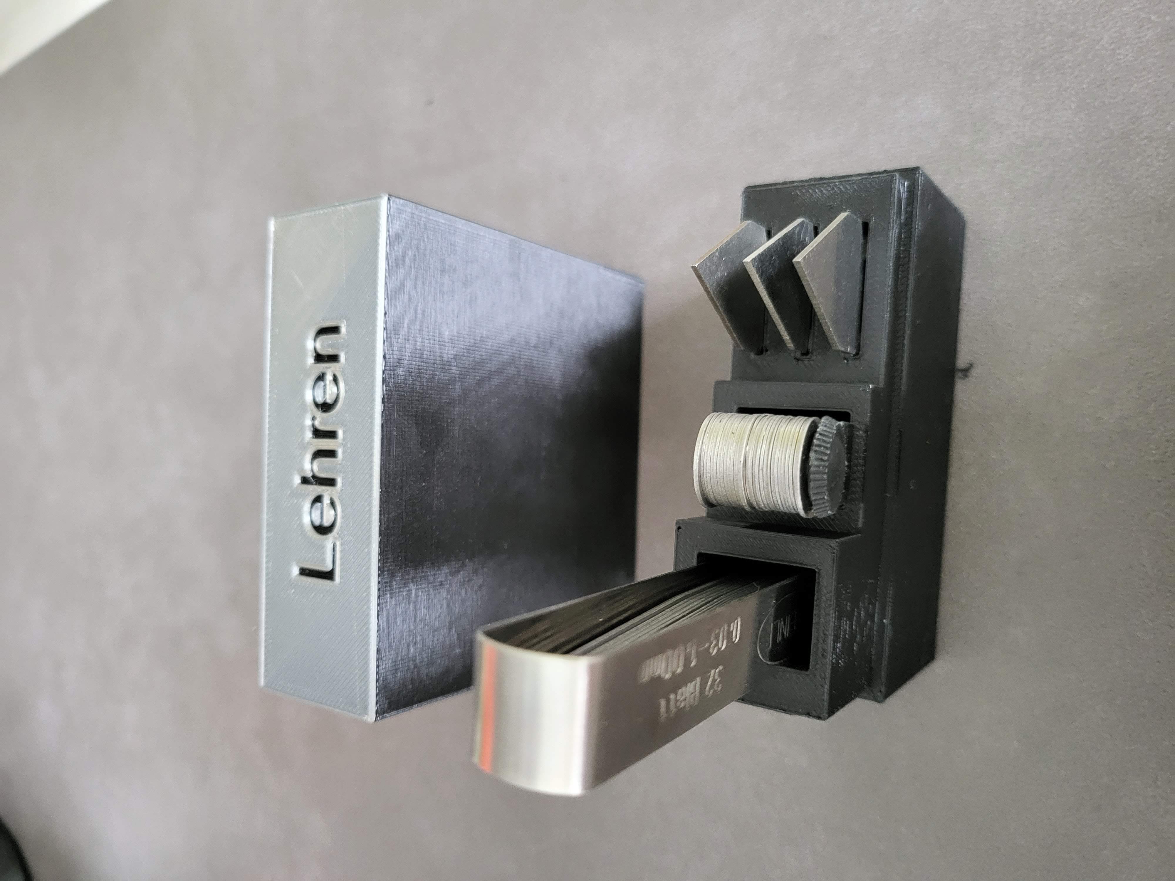 Case for radius and thread gauges / Gehäuse für Gewinde- und Fühlerlehre