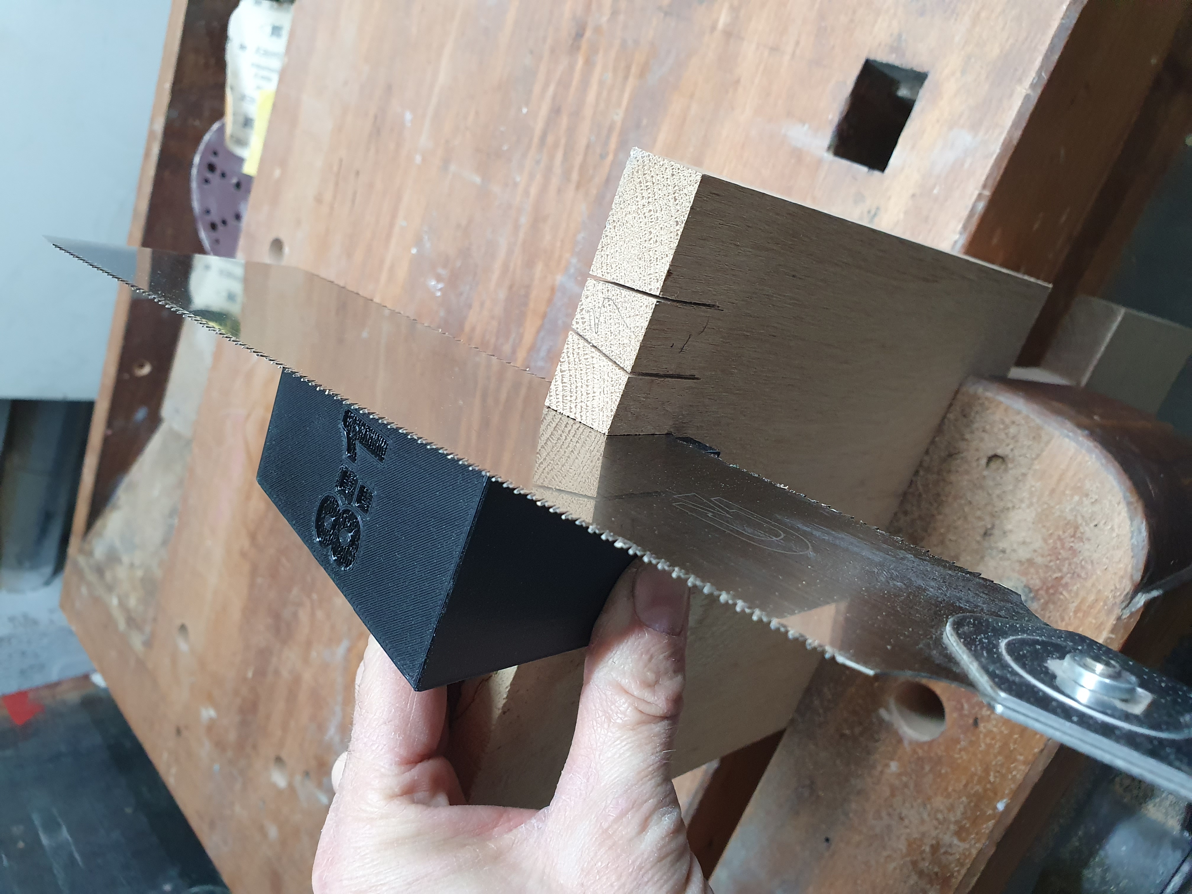 Sägeführung Schwalbenschwanz / Dovetail Saw Guide