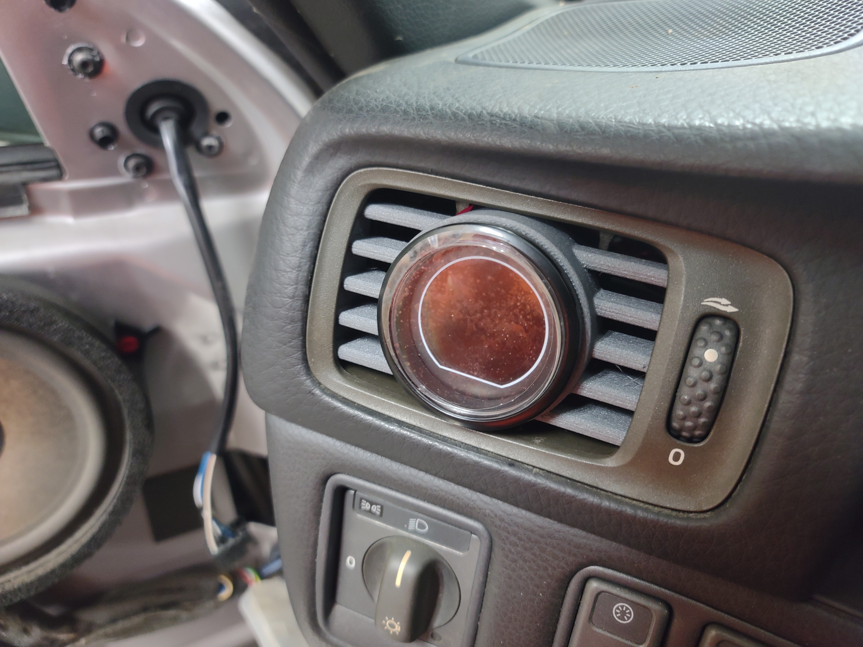 V70 S70 P80 vent gauge Pod