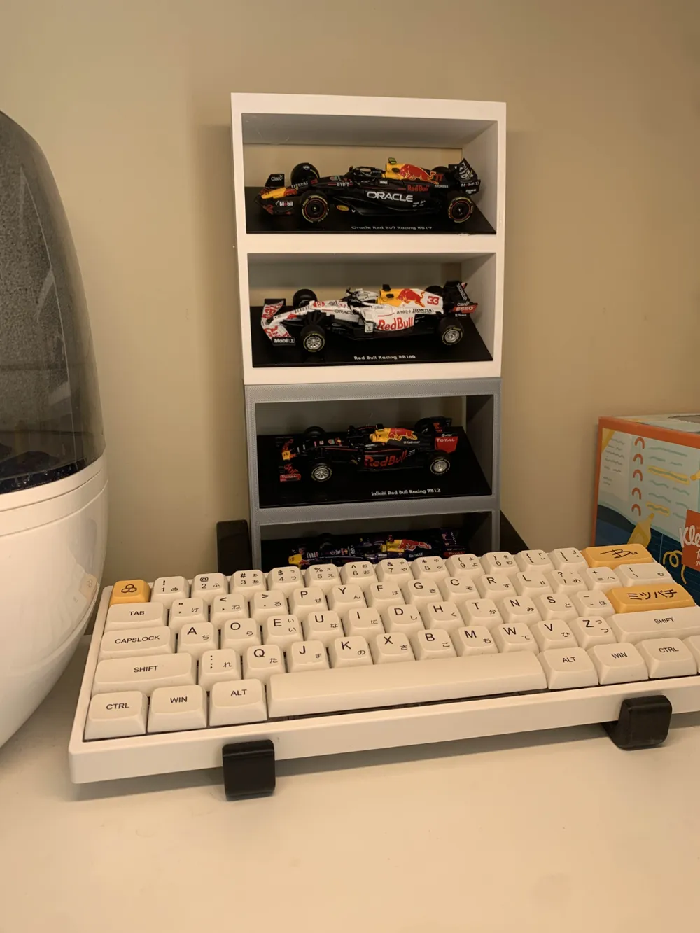 Bburago 2-Layer 1:43 Scale F1 Diecast Display