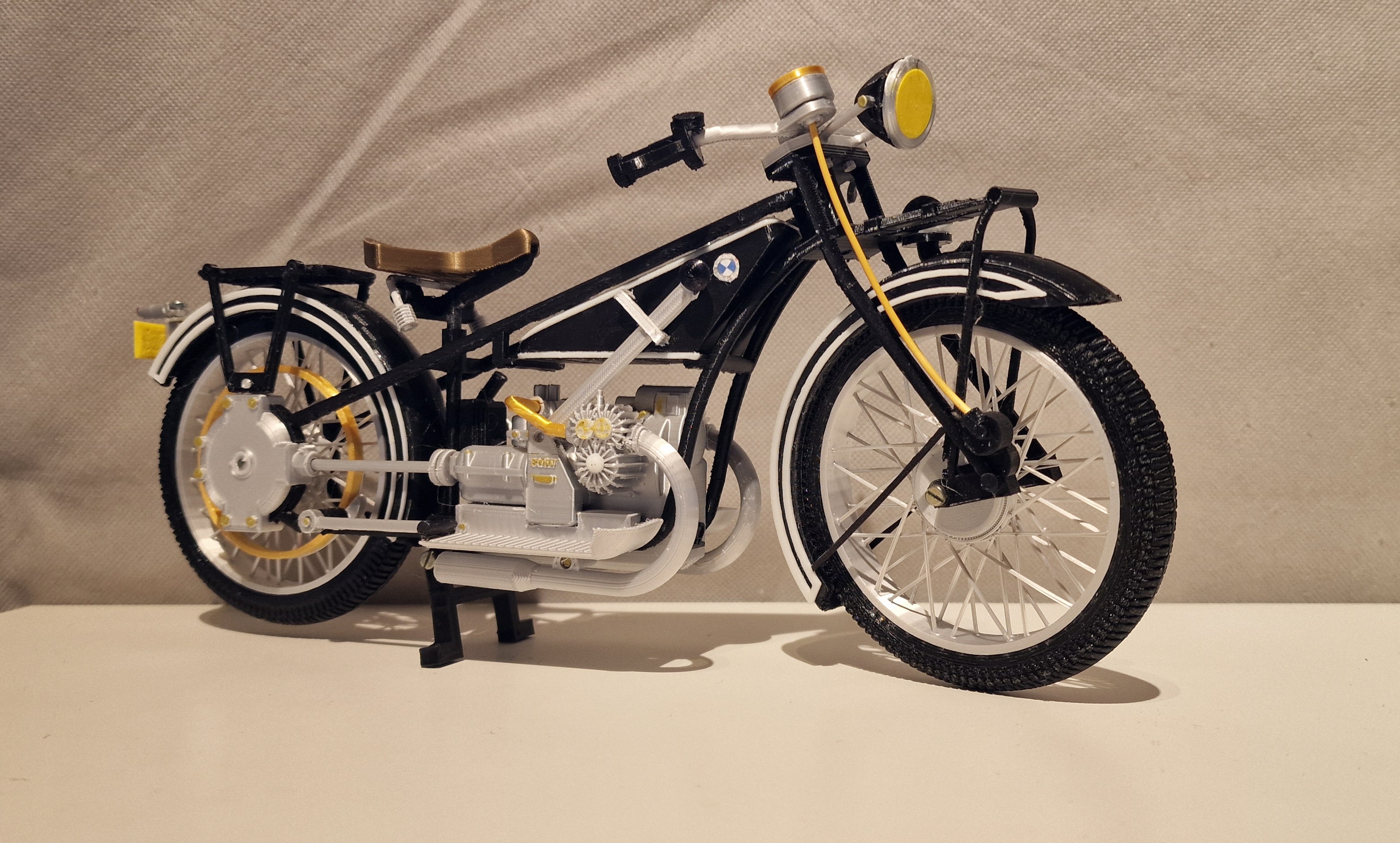 BMW R32 motorcycle year 1925 scale 1:6,5 Designer Ed van der Heijden.