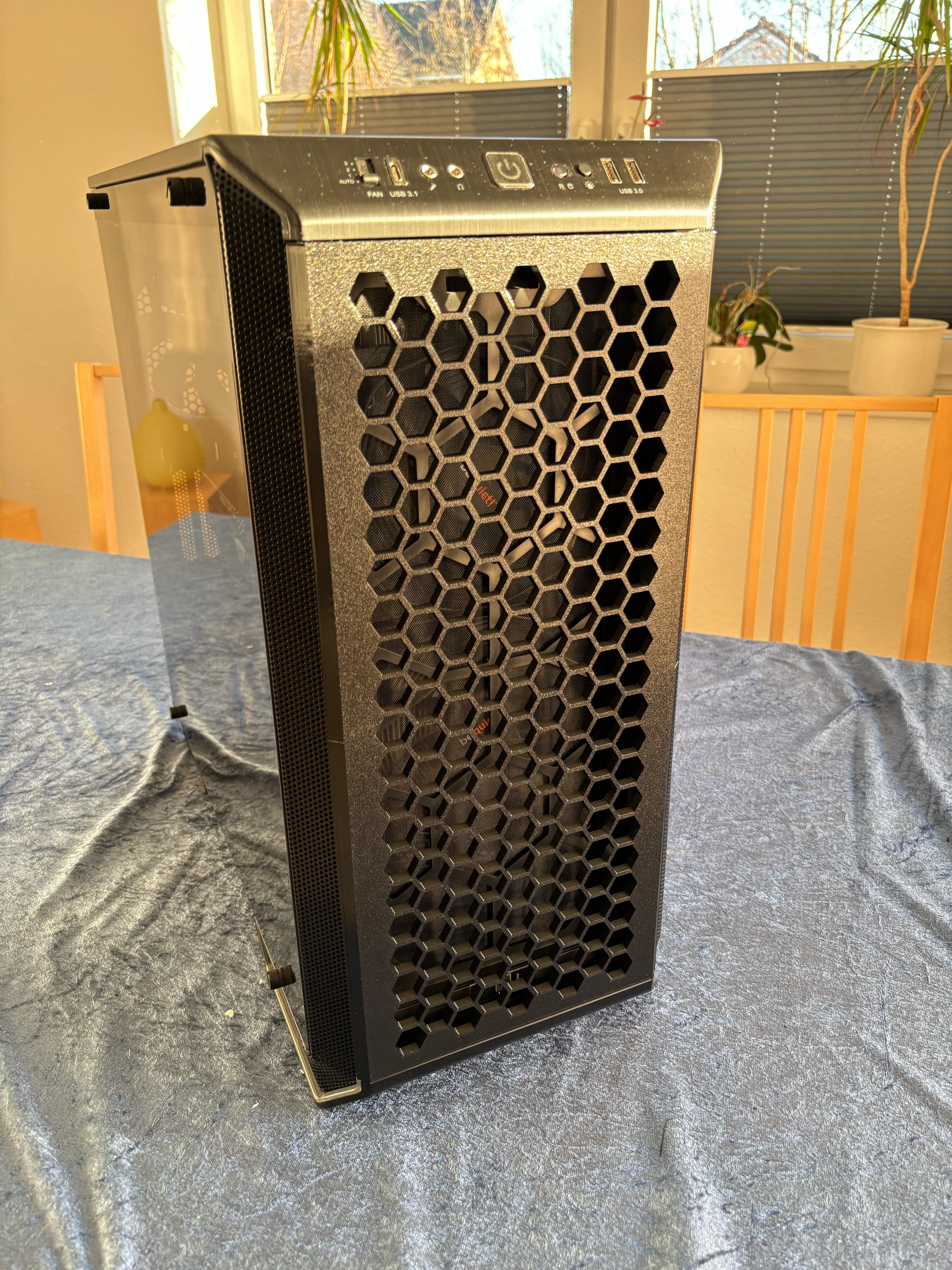 Front for beQuiet! Dark Base 700 with Honeycomb