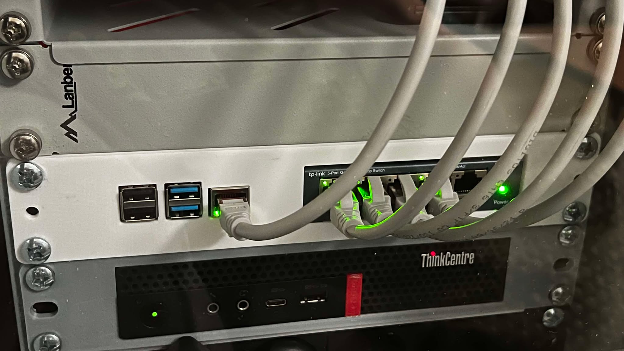 U1 10" Inch Rack Mount for Raspberry Pi 4 and TL-SG105