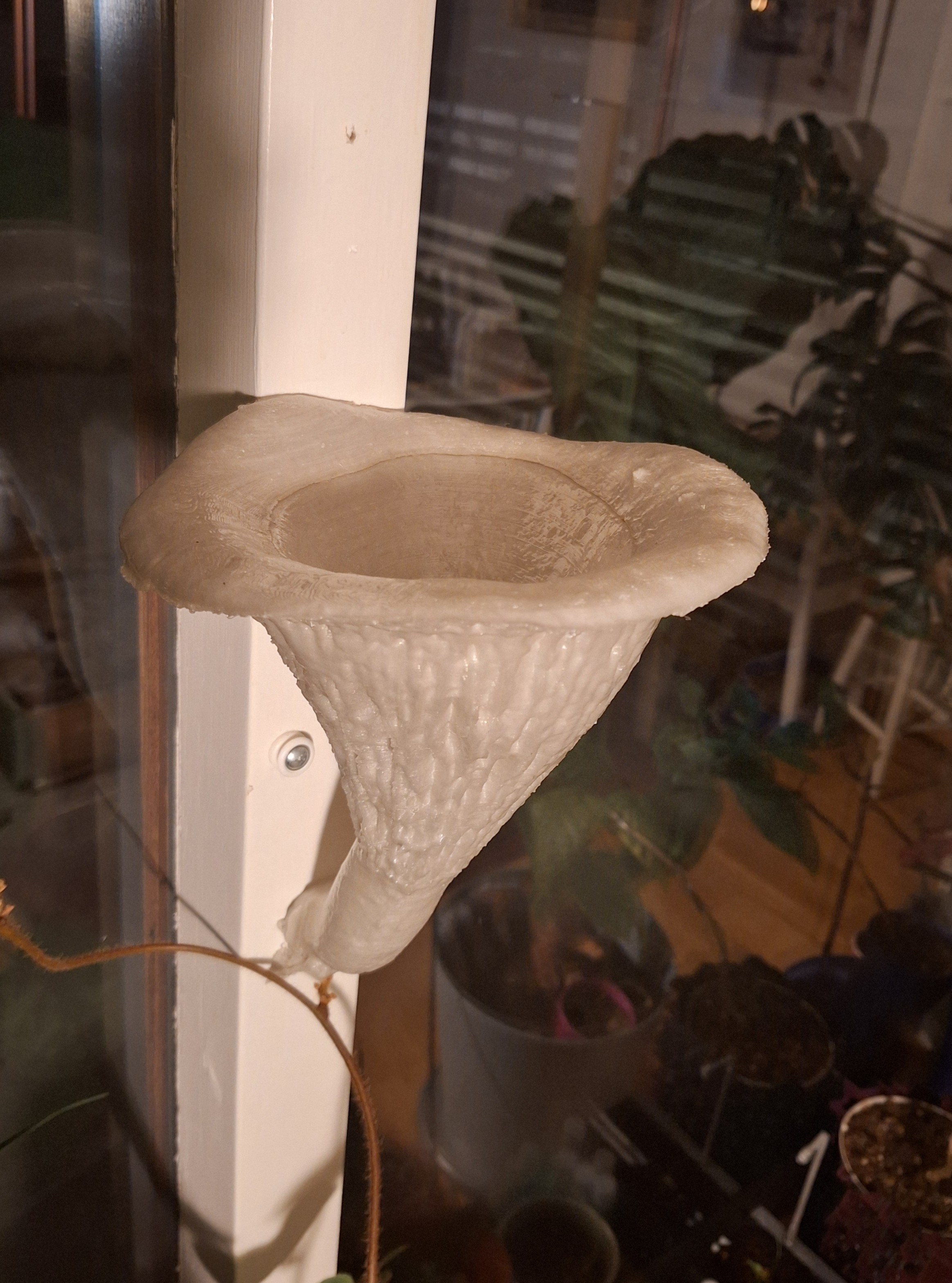 Lifelike Mushroom Shelf/Planter