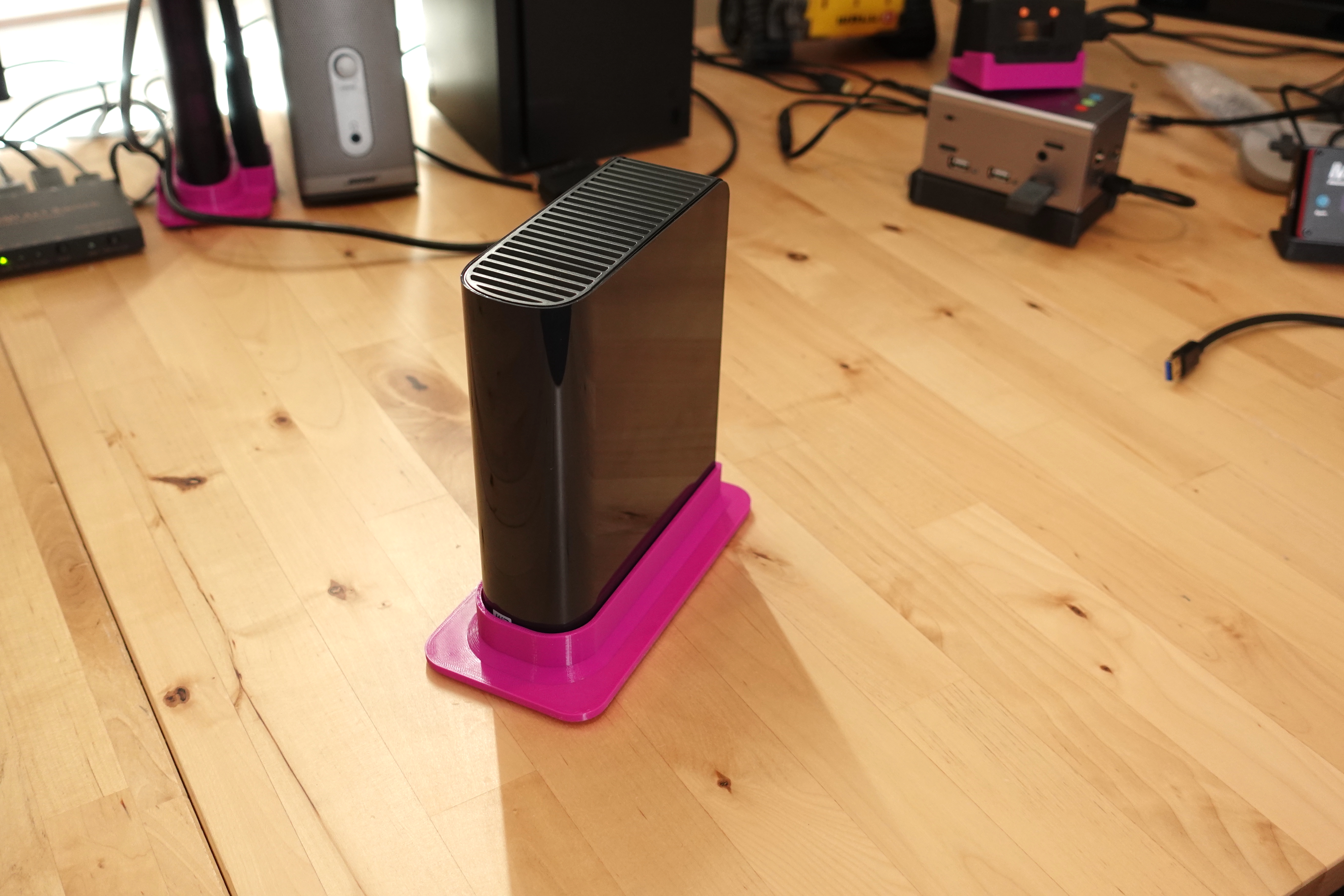 WD Western Digital Elements hard drive vertical stand