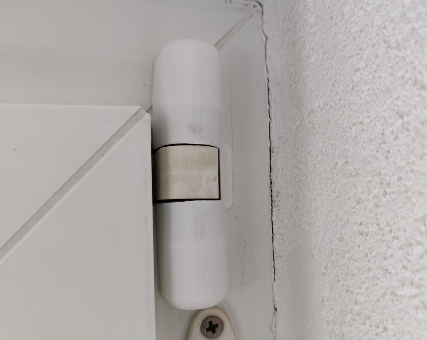 Replacement cover for Roto Centro 100 top shear hinge of an old tilt and turn window (Internorm)