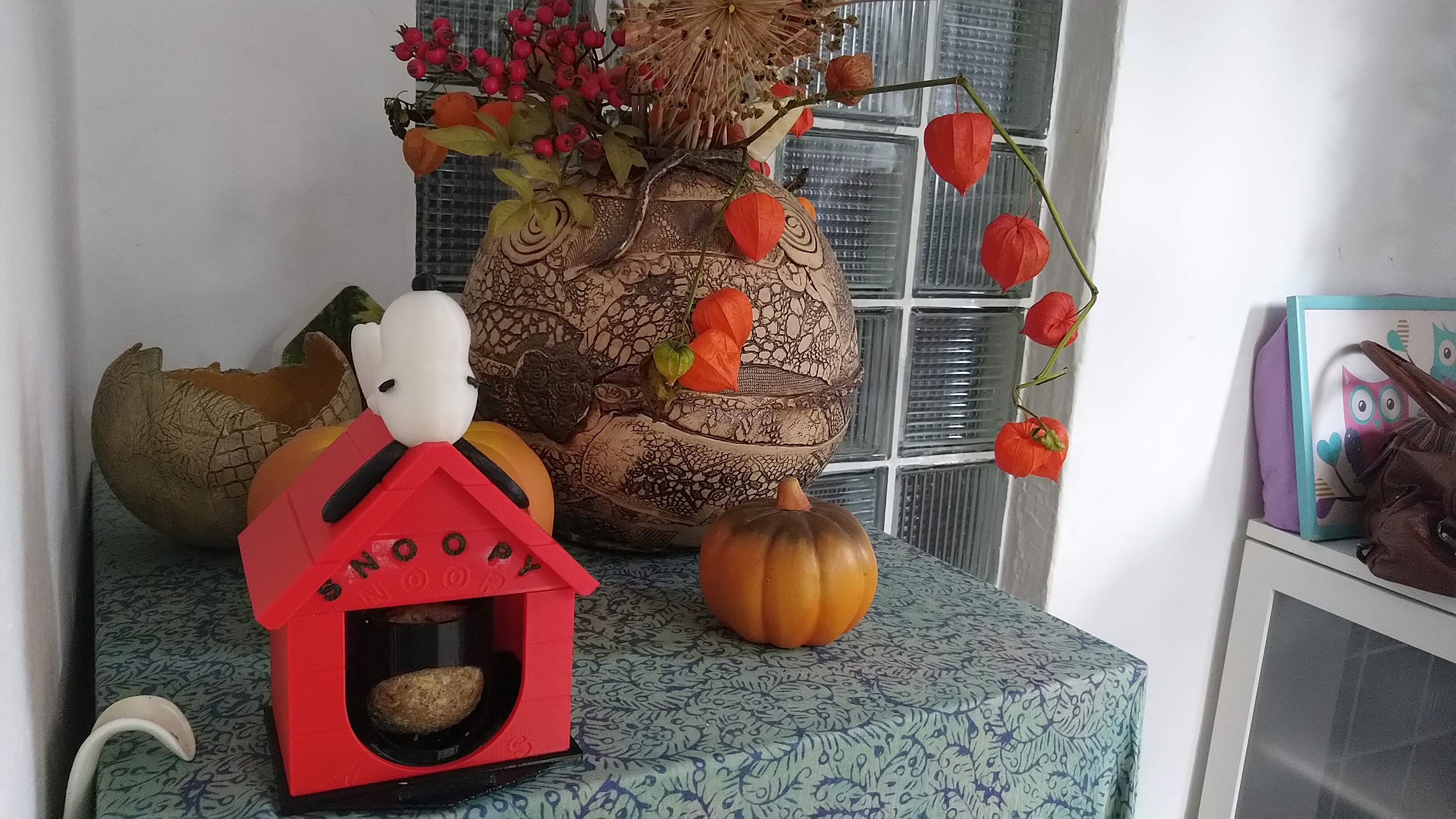 Fatball holder for Snopies House (by reddadsteve)