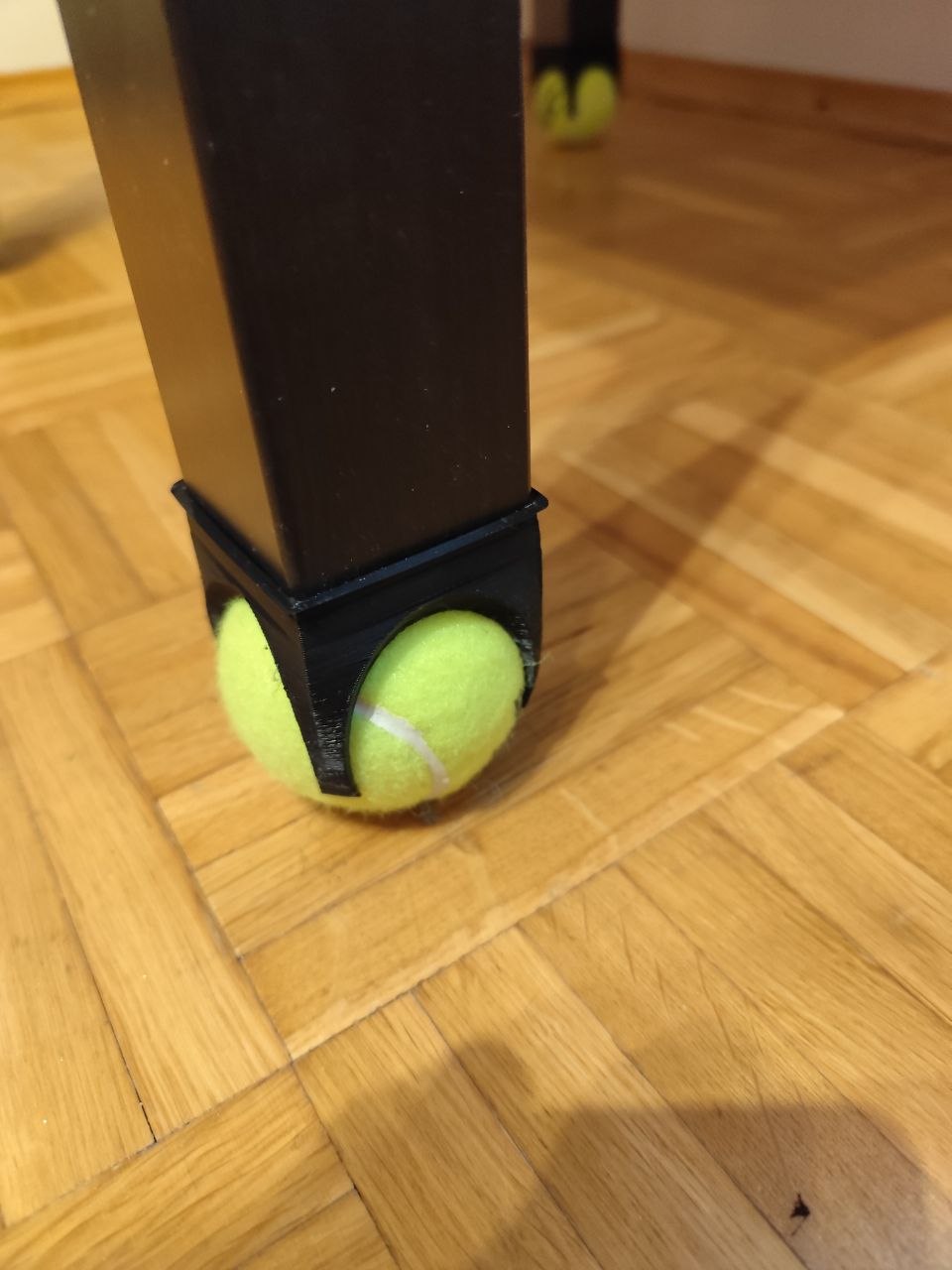 LACK Tennisball Antivibrations Fuß. LACK Tennis Ball Foot Anti Vibration