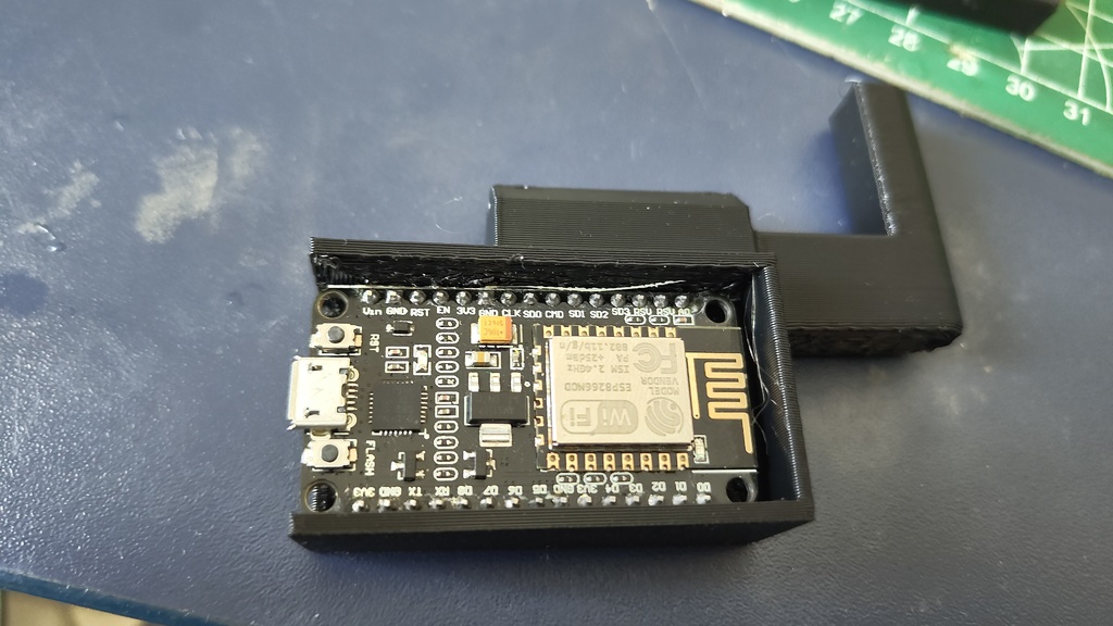 Remix of Gas meter sensor enclosurement BK-G4 by Pimpinella for NodeMCU-format and WEMOS D1Mini ESP32
