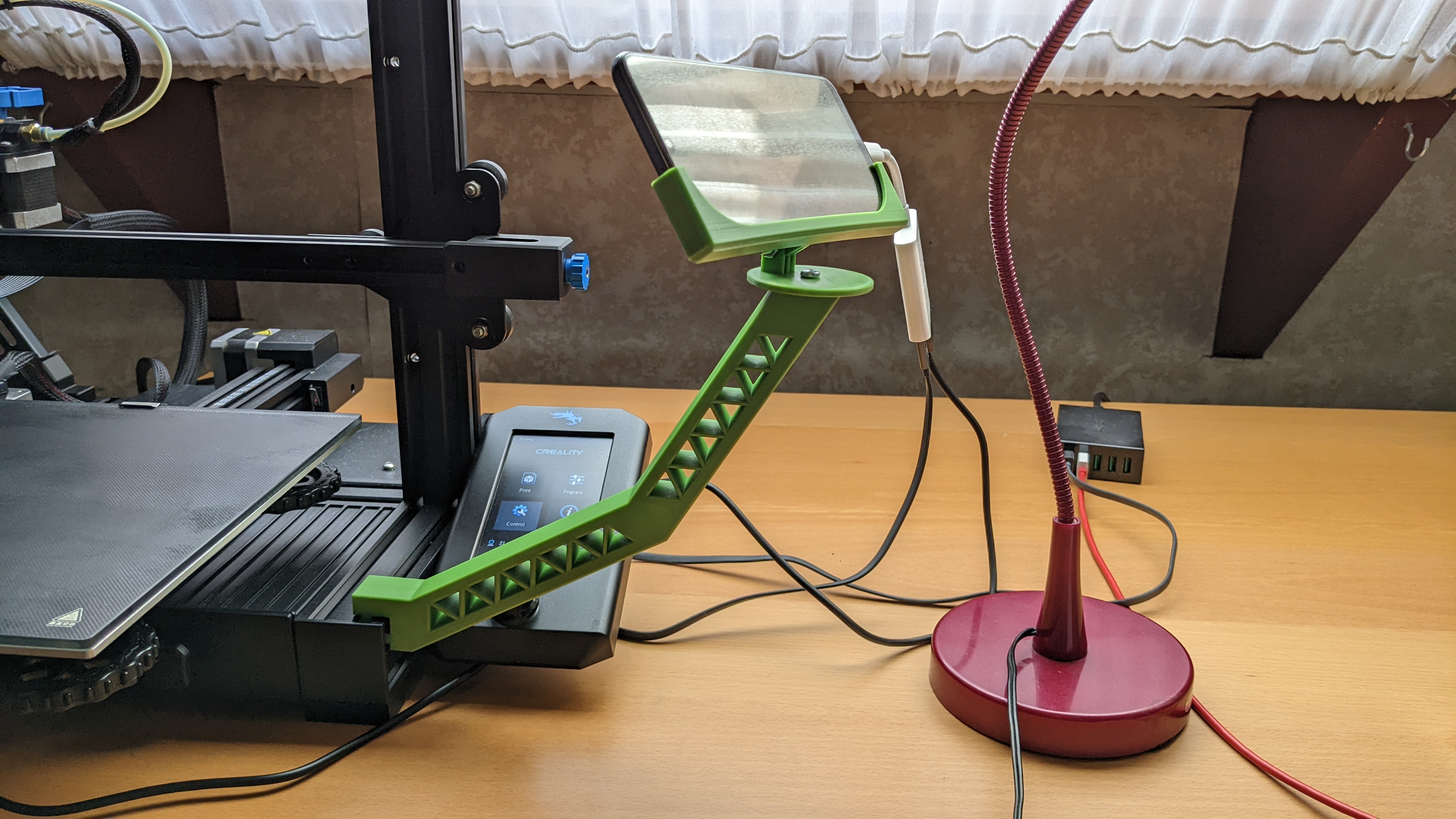 Octo4A Phone holder to run Octoprint on your Smartphone
