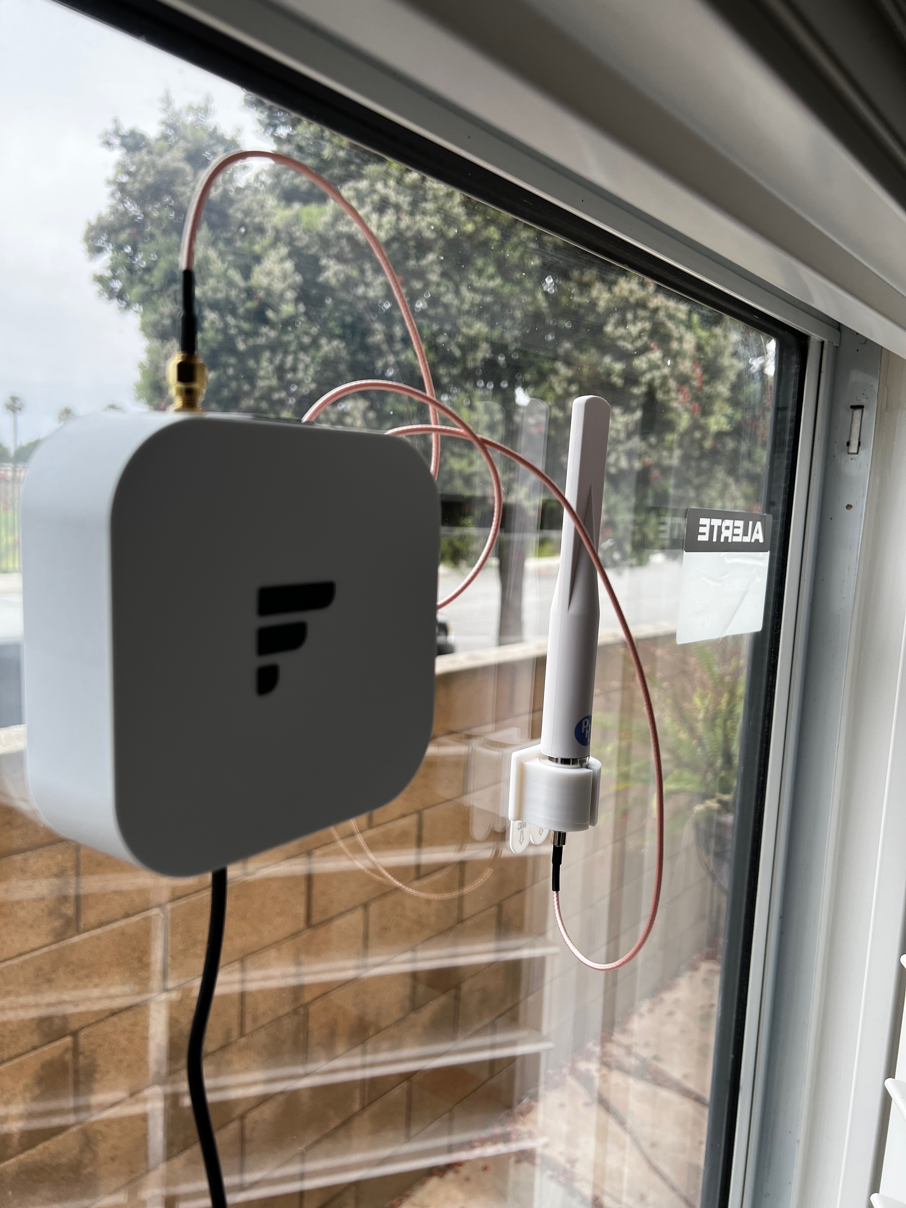 Window Antenna Mount PPL (People's Antenna) for my Helium HNT Miner