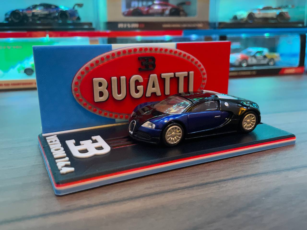 Tomica Bugatti Veyron Display Base