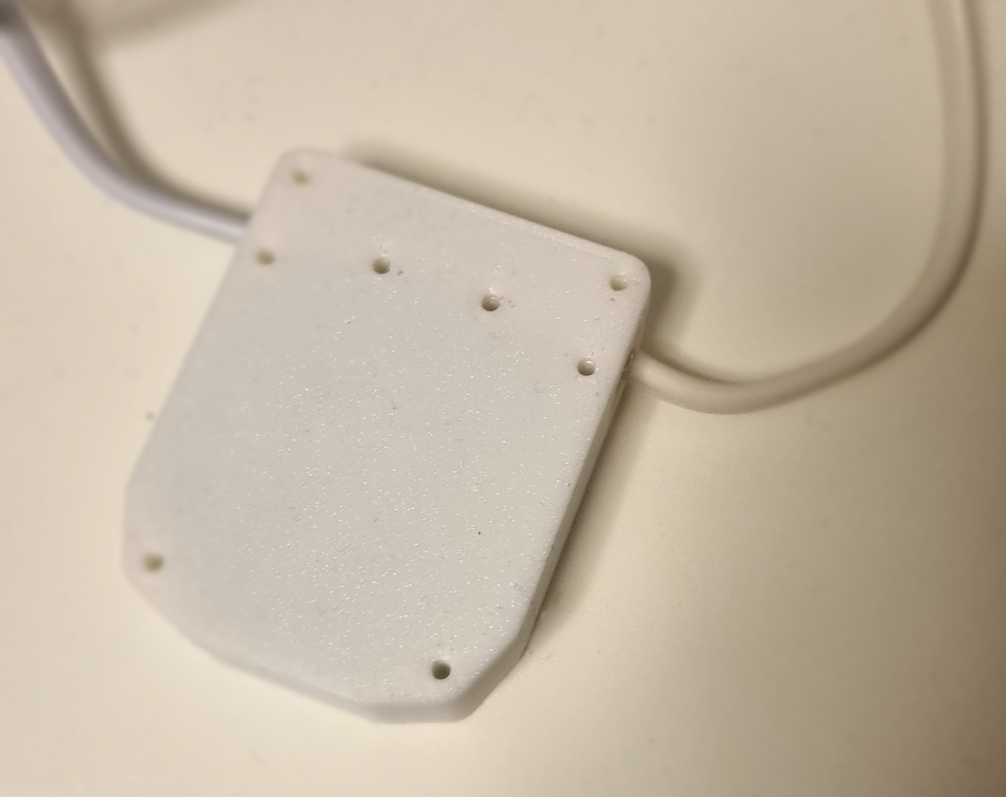 Minimalistic encloseure for newer Shelly line of products