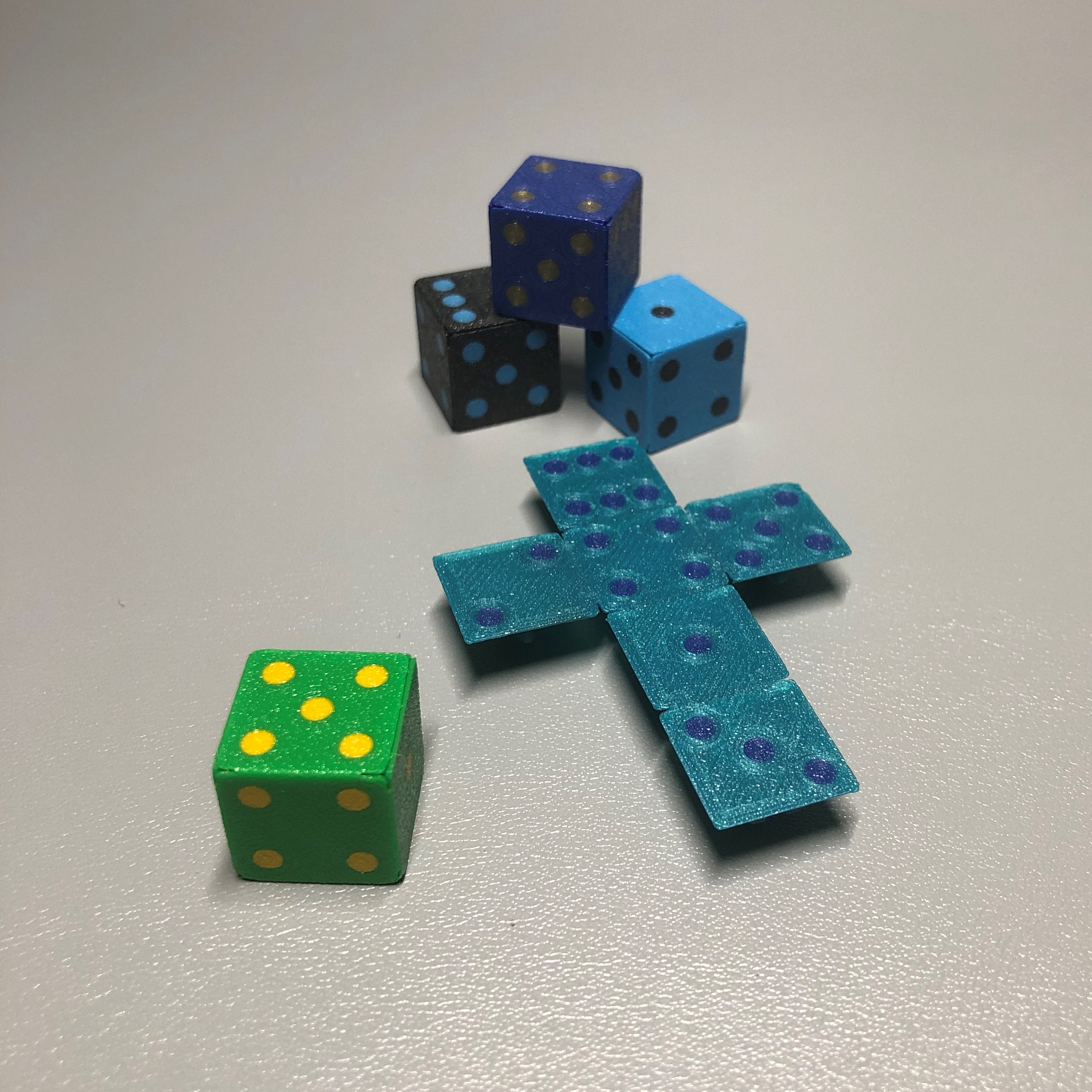 Dual Colour Dice sharp (foldable)