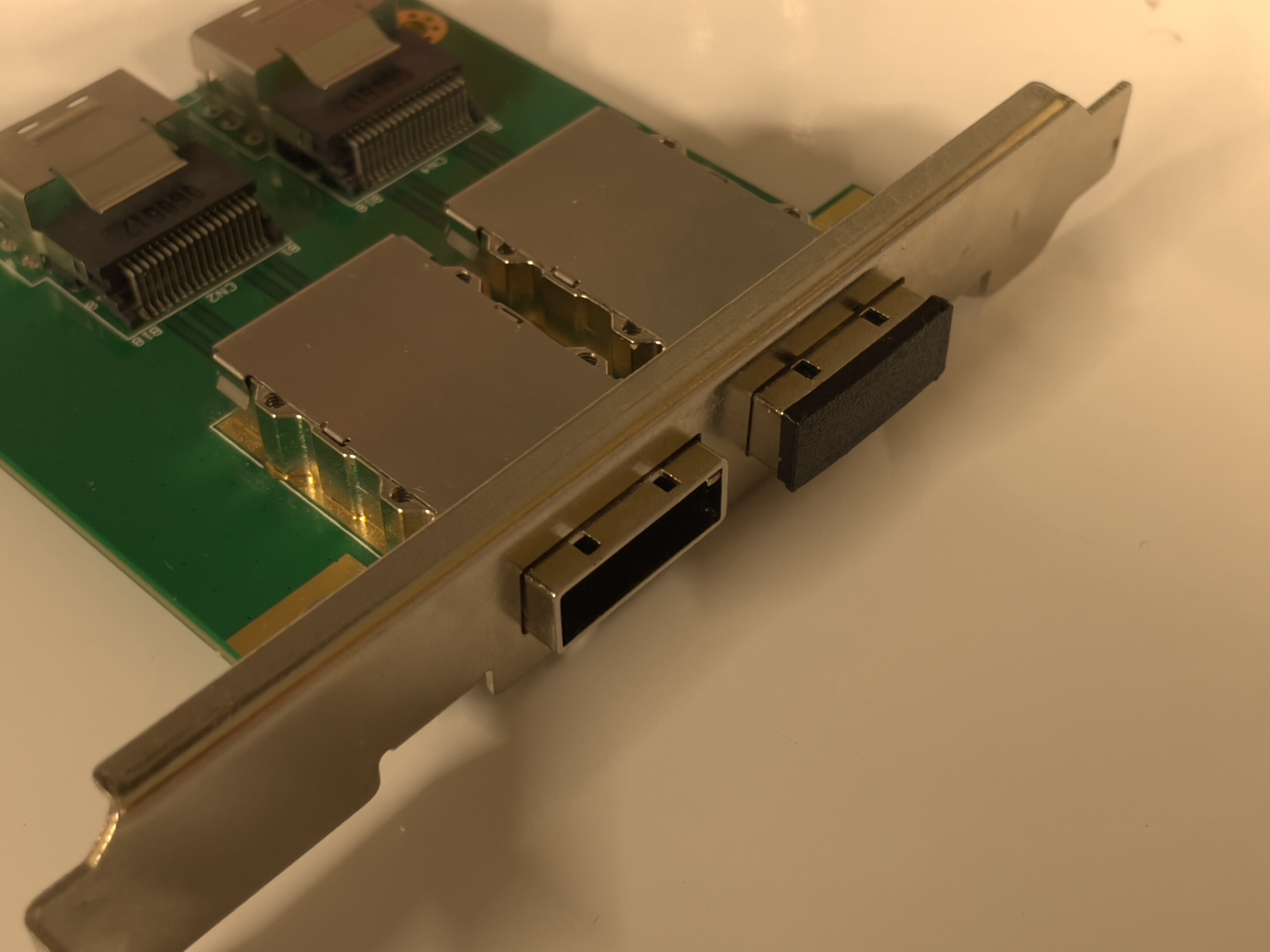 6Gbps Mini-SAS SFF-8088 Recepticle Dust Cover