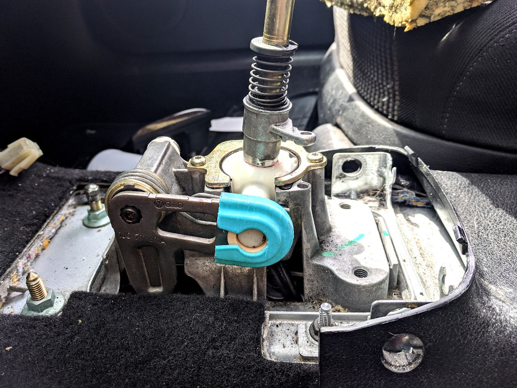 Bushing Retention Clip for Volkswagen MKIV First Gear Getter