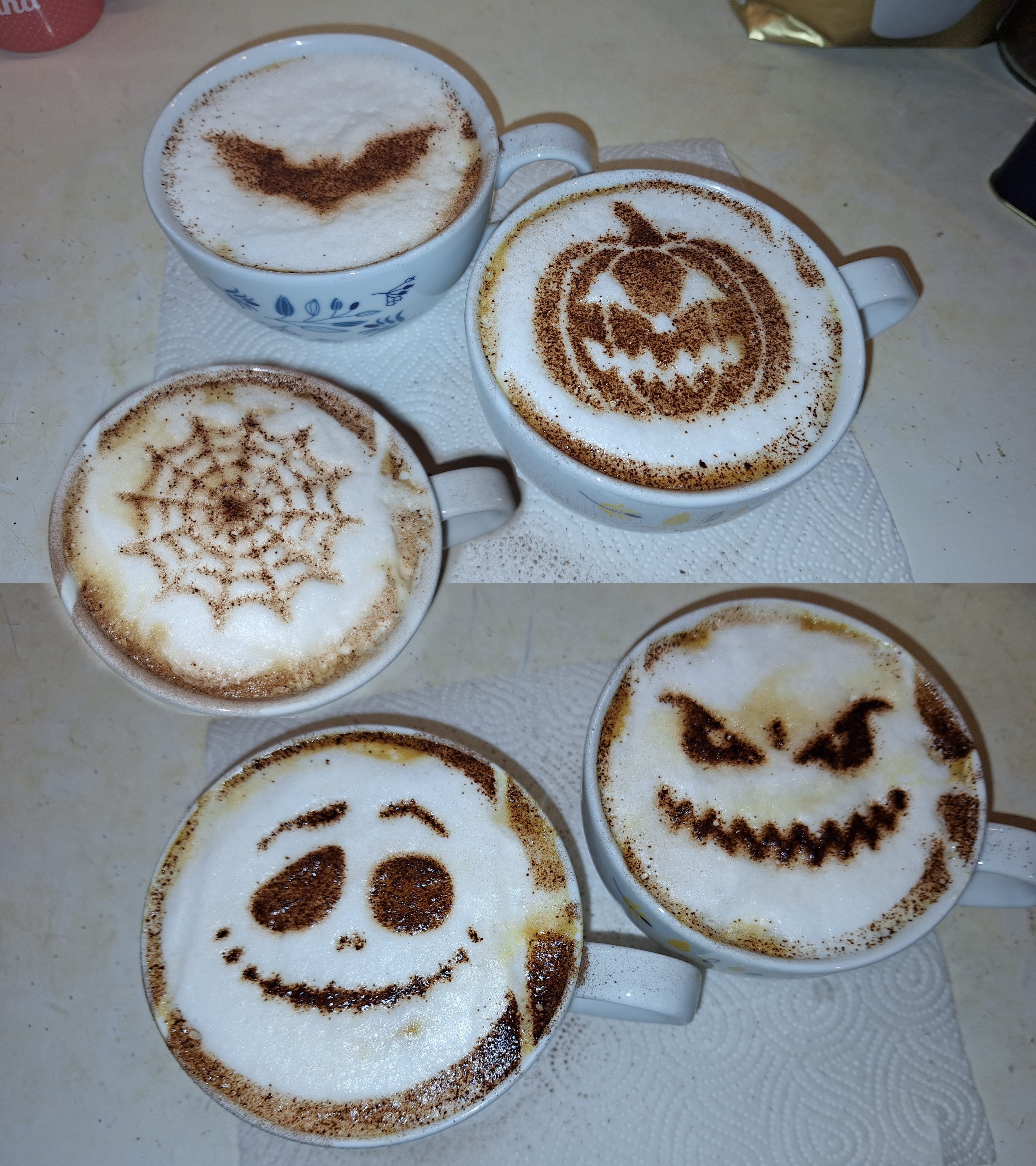 Zdobítka na kapučíno Halloween (cappuccino decoration Halloween)