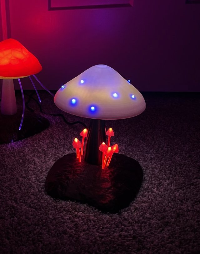 Very Spotted Fiberoptic Mushroom Lamp with Accent Mushroom Cluster