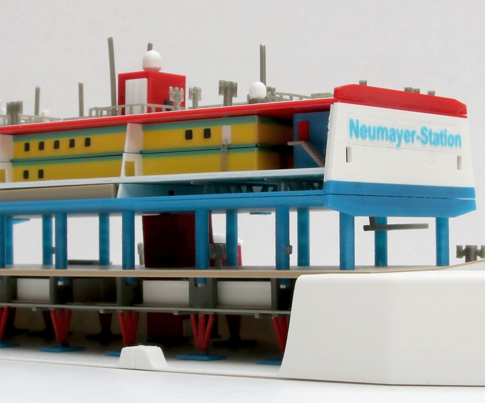 Antarctic Research Station Neumayer III - Highly Detailed