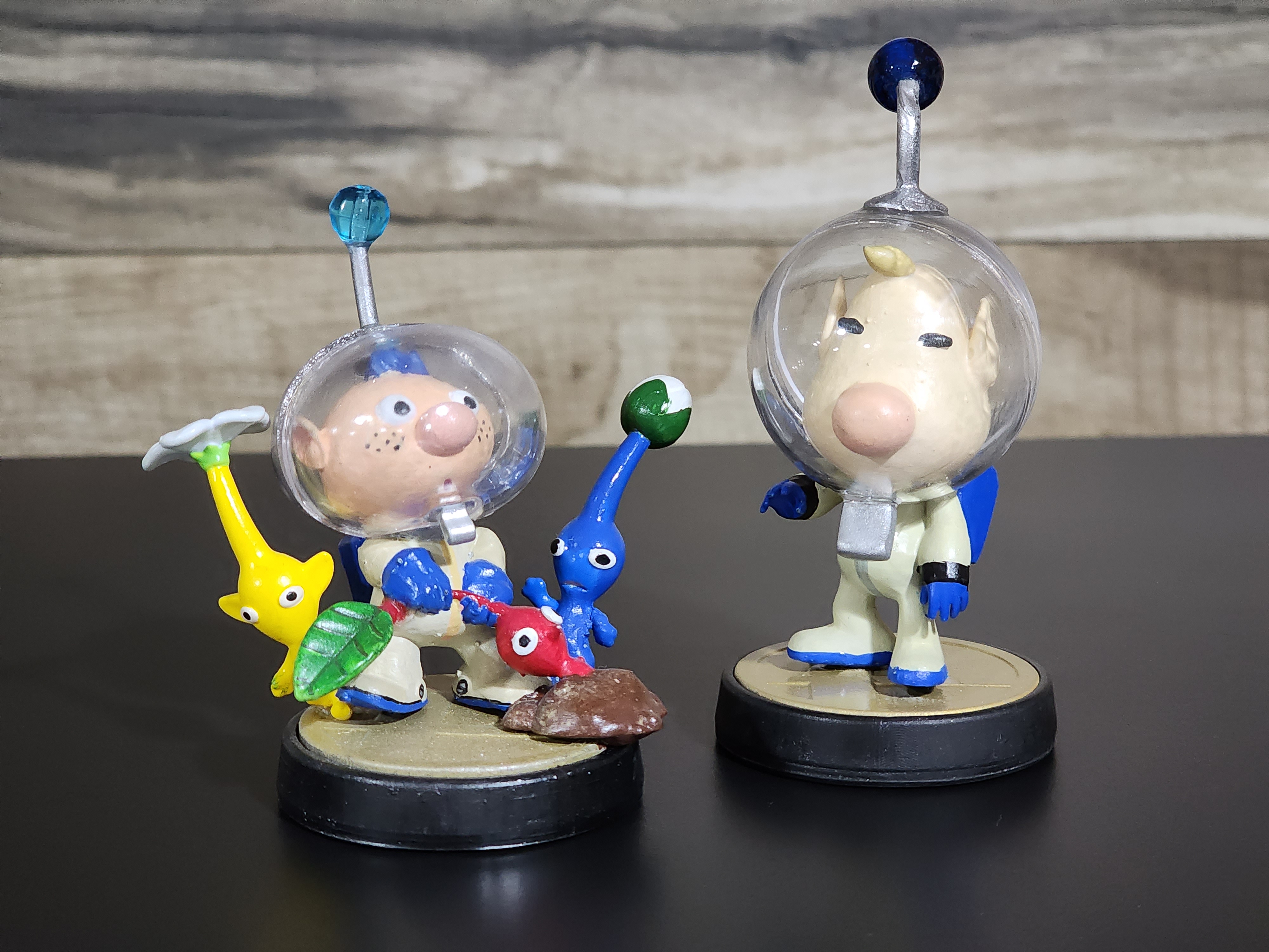 Alph and Louie Amiibo Figure's