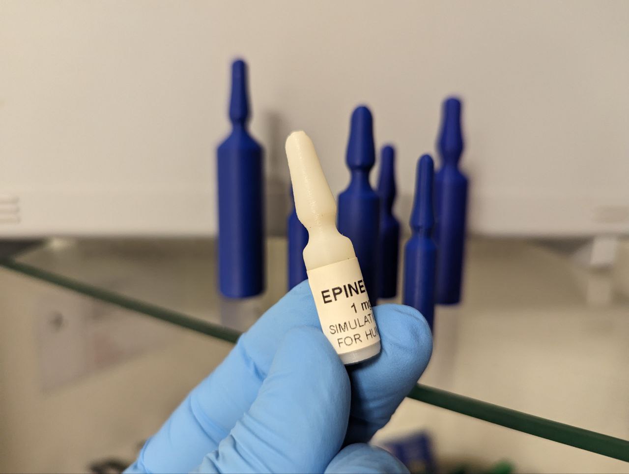 Glass ampoule prop for healthcare simulation