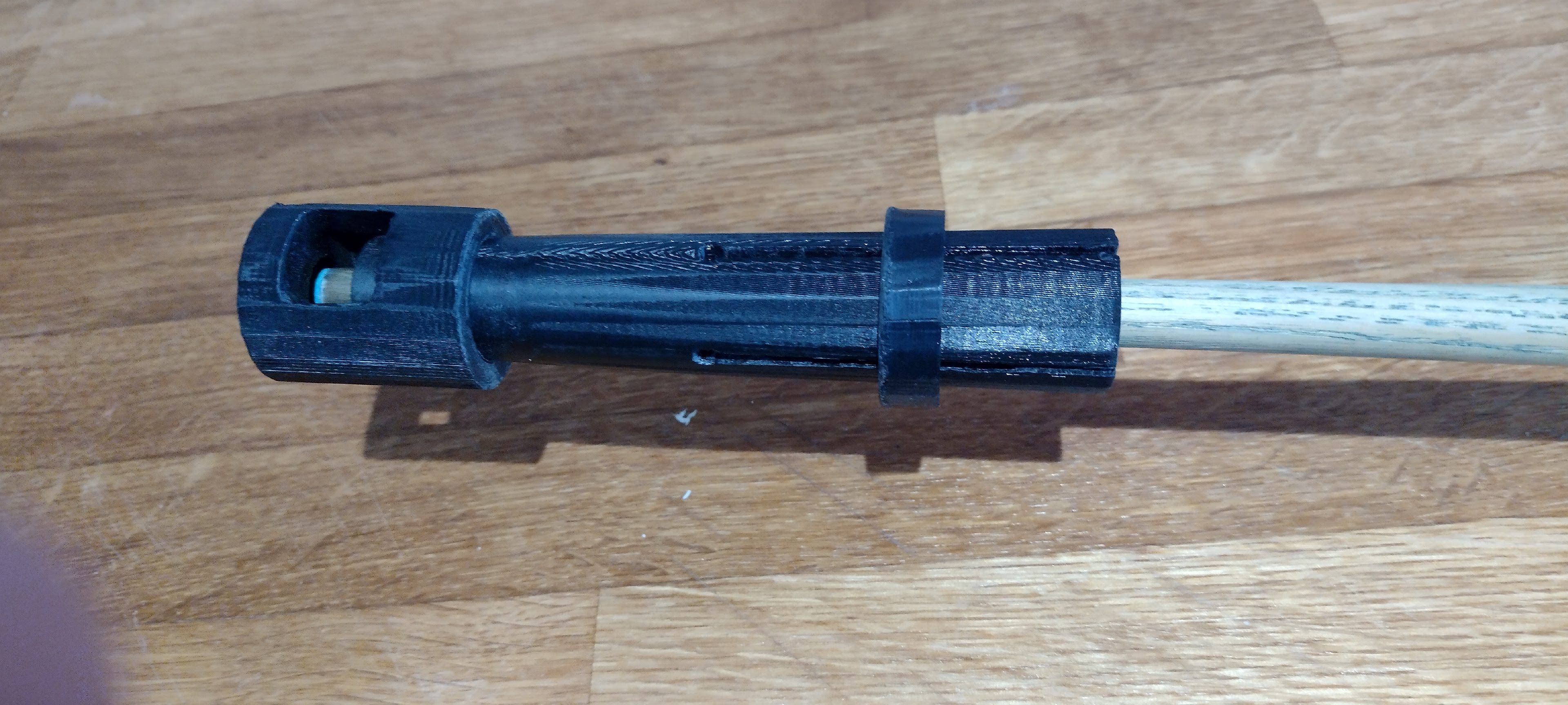 Snooker cue tip clamp