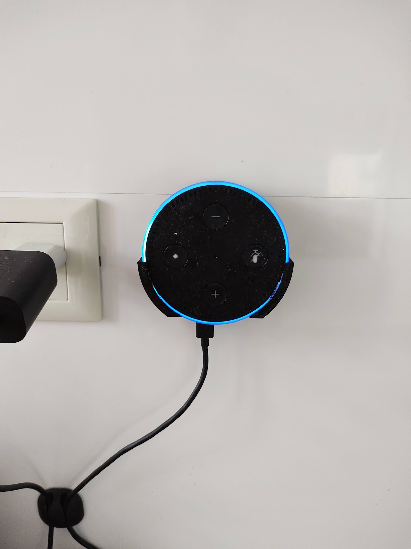 Snap fit Amazon Echo Dot wall mount
