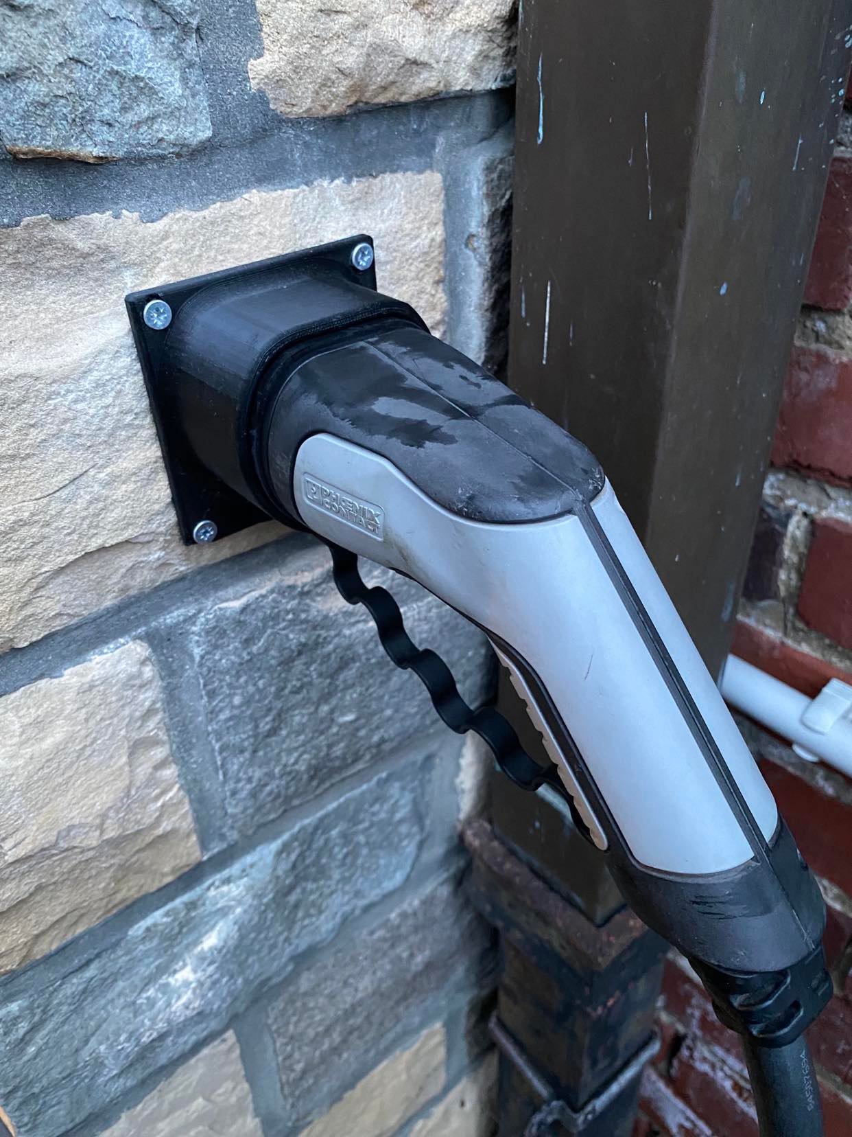 Wall mount car charger type 2 - Support de charge mural pour voiture type 2