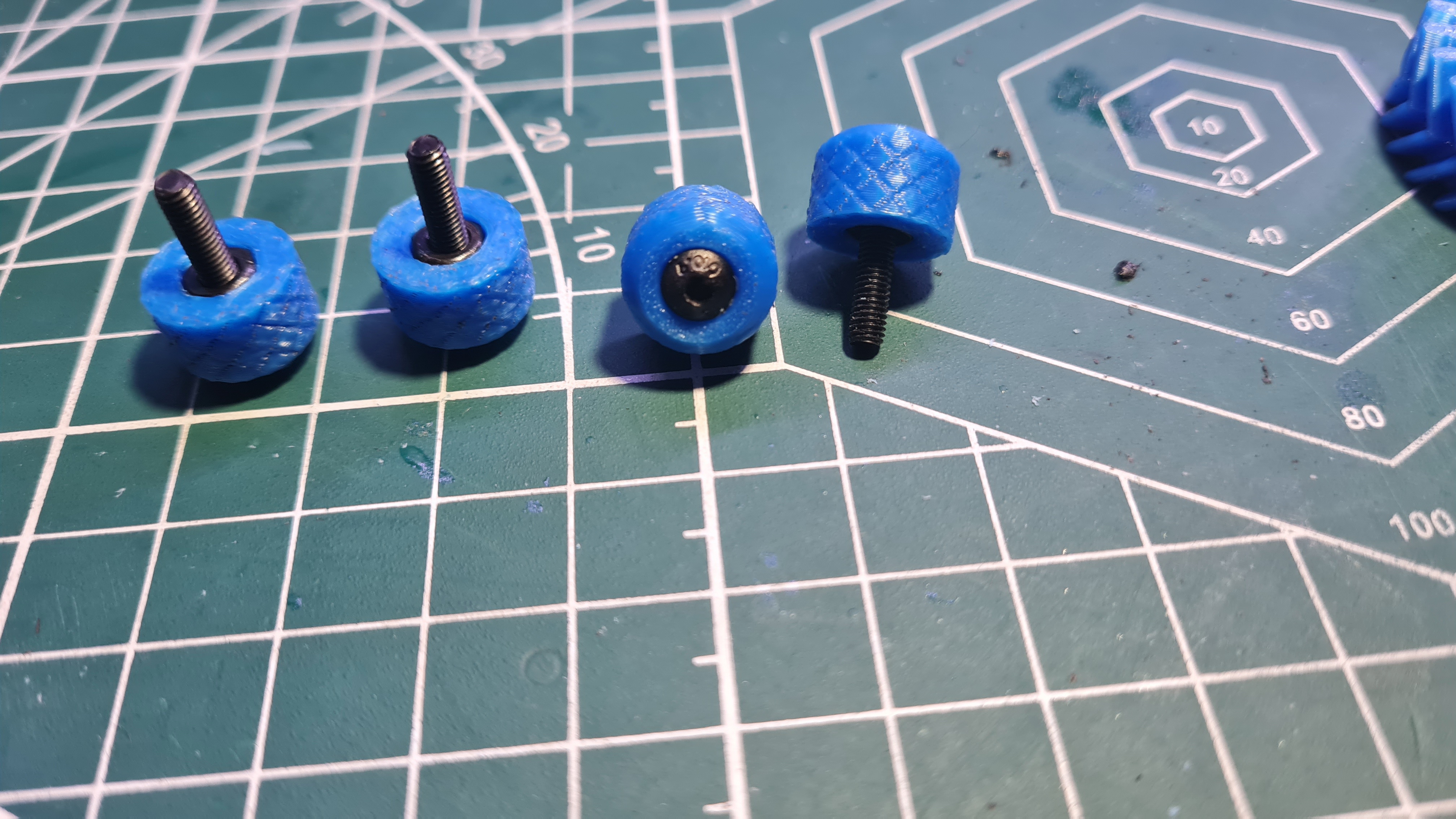 Bambu Lab P1 / X1 / X1C / X1CC Filament Spool Switcher & Winder if you use AMS