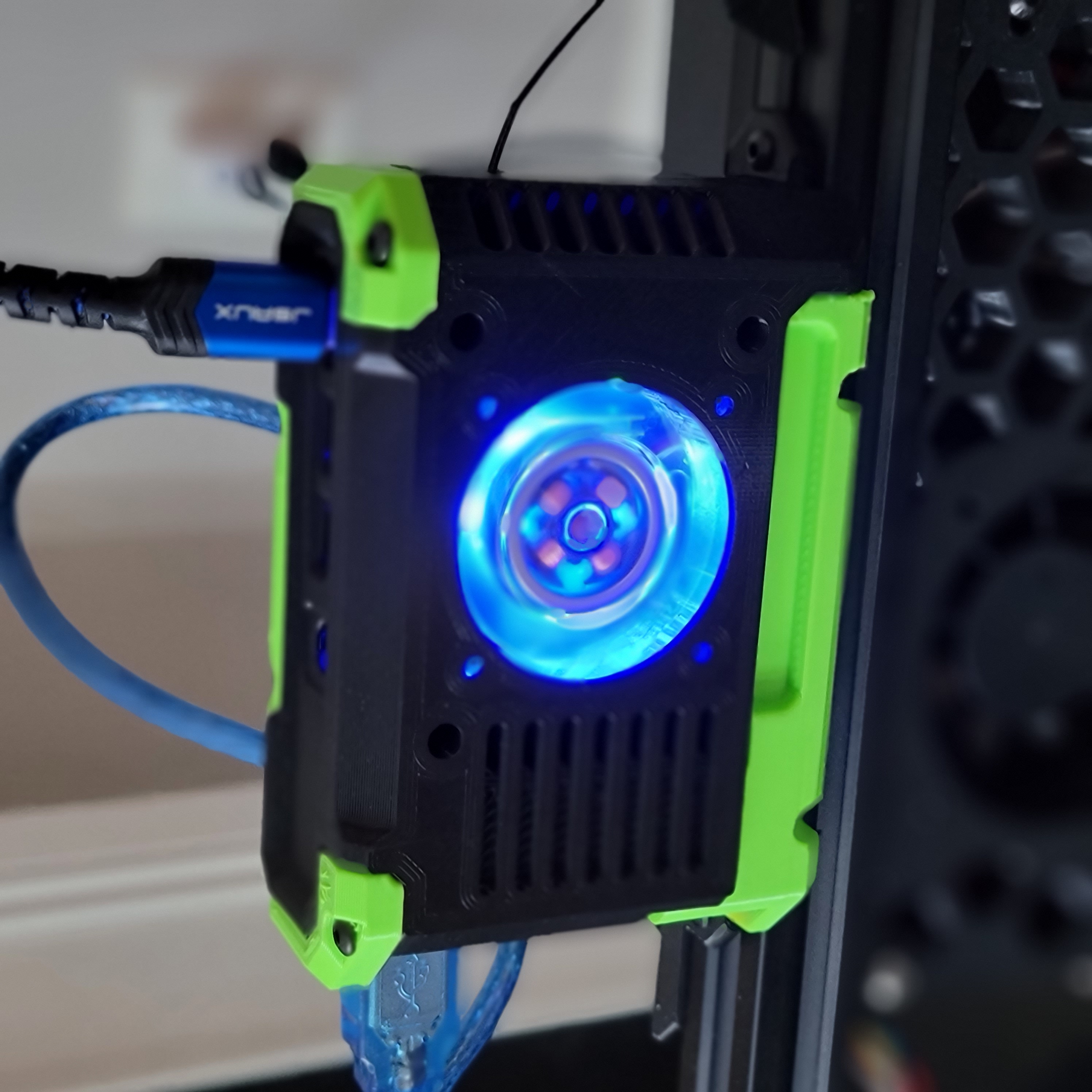 Squirrelbrain Pi4 / BTT CB1 Case with Extrusion Mount