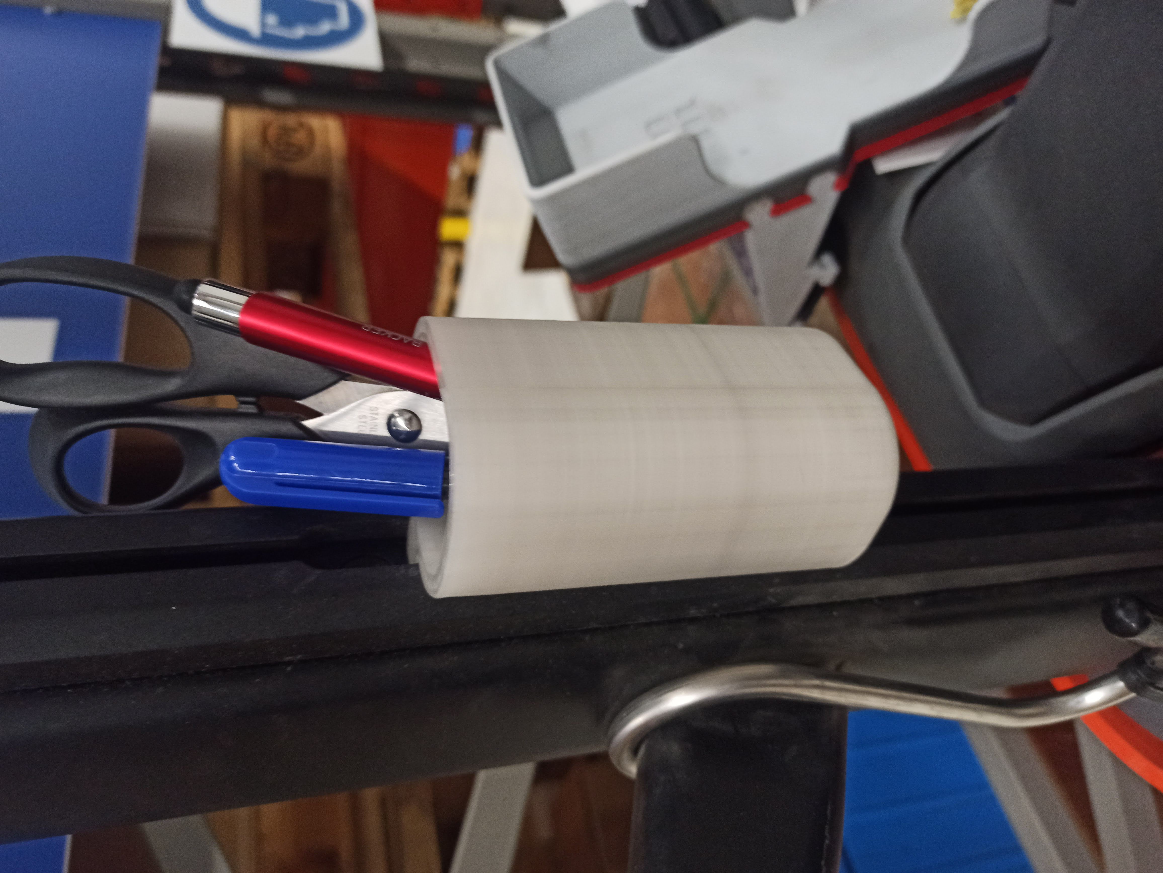 Držák na tužky na retrak (Holder for pen for reach trucks from TOYOTA)