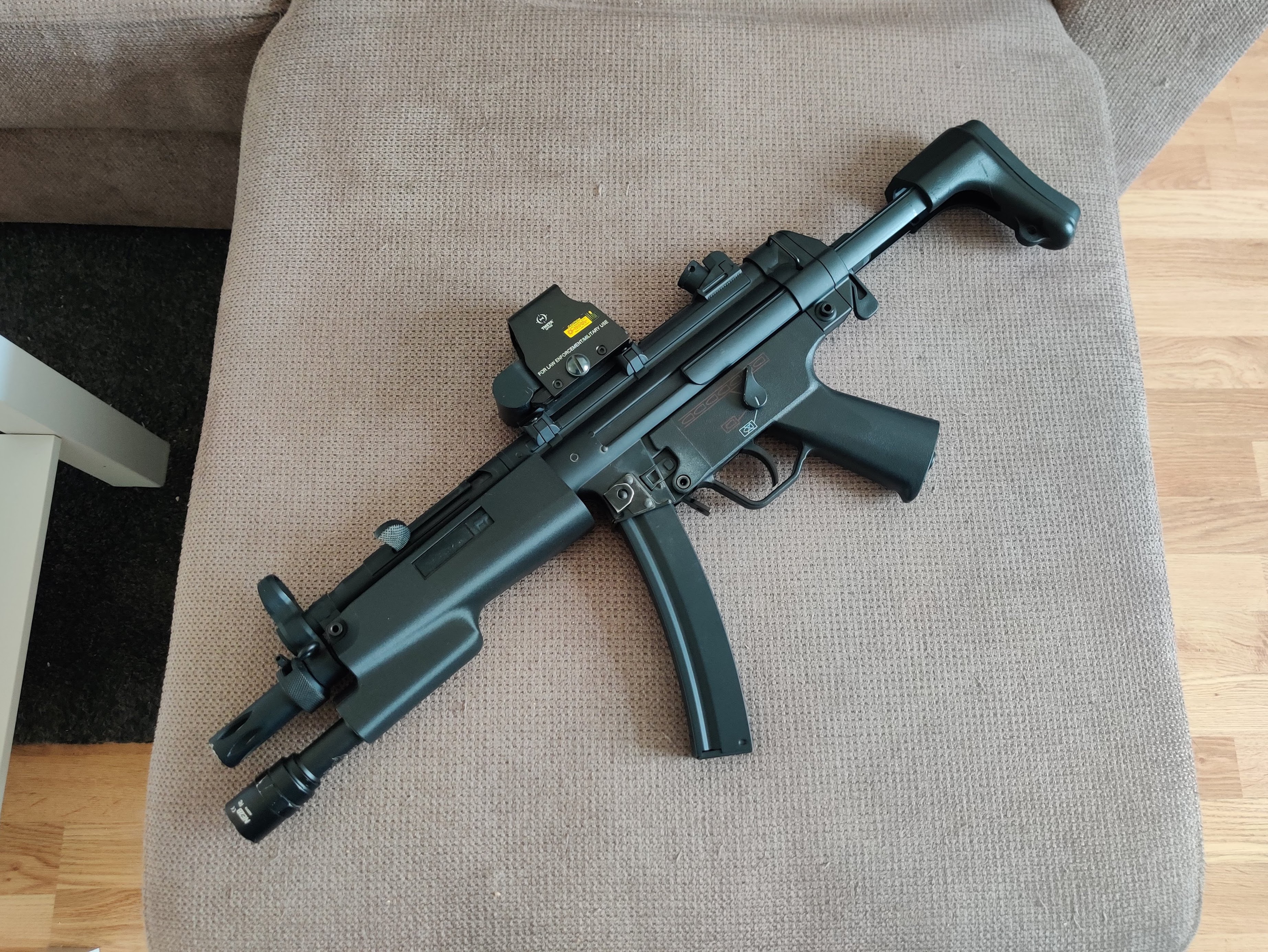 Airsoft MP5 Flashlight Handguard for SureFire weaponlights