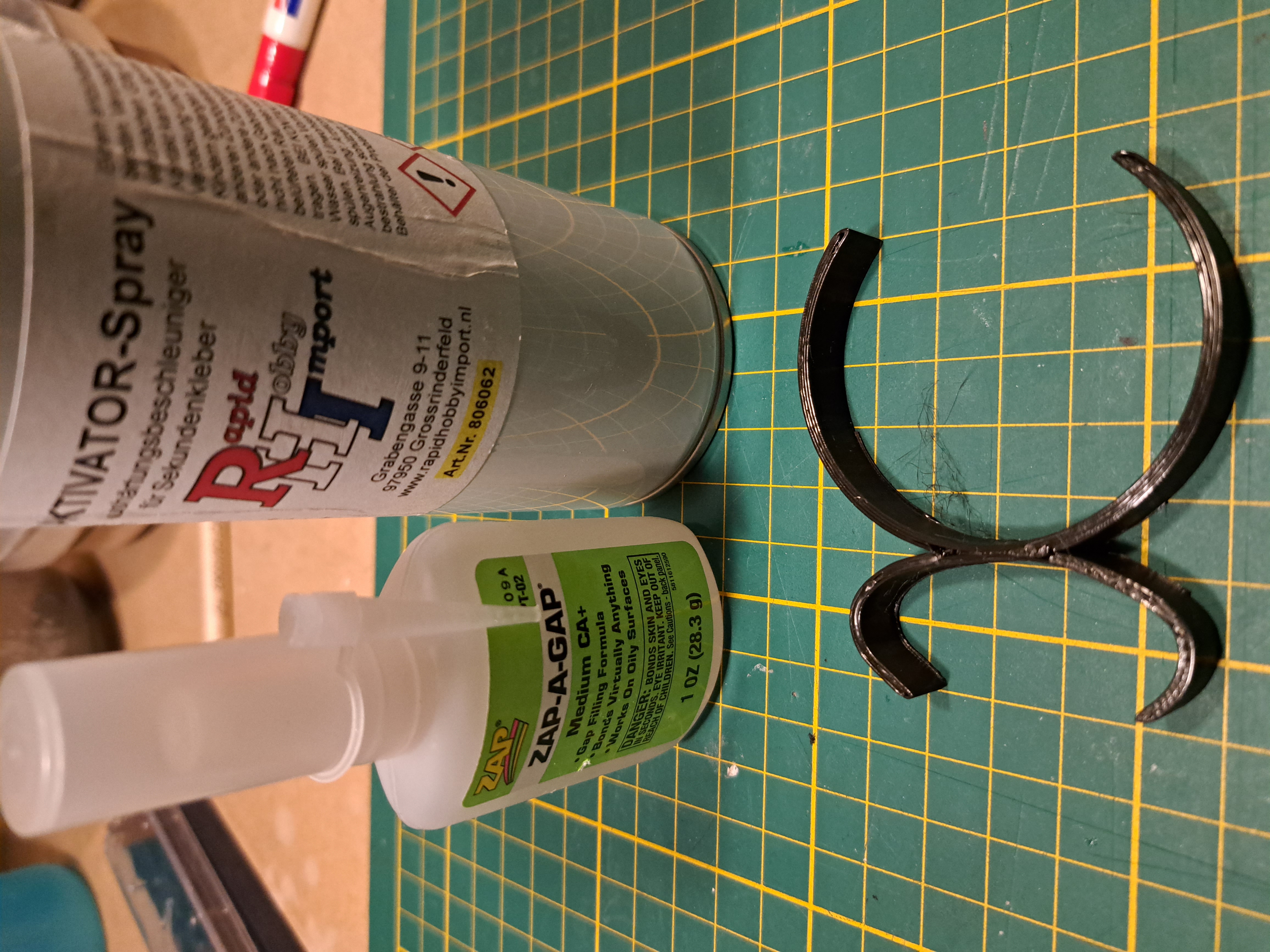 Zap-A-Gap spraycan holder