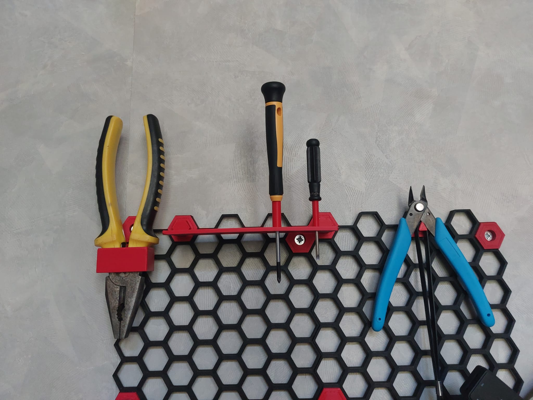 HoneyComb wall modular screwdrivers straight shelf
