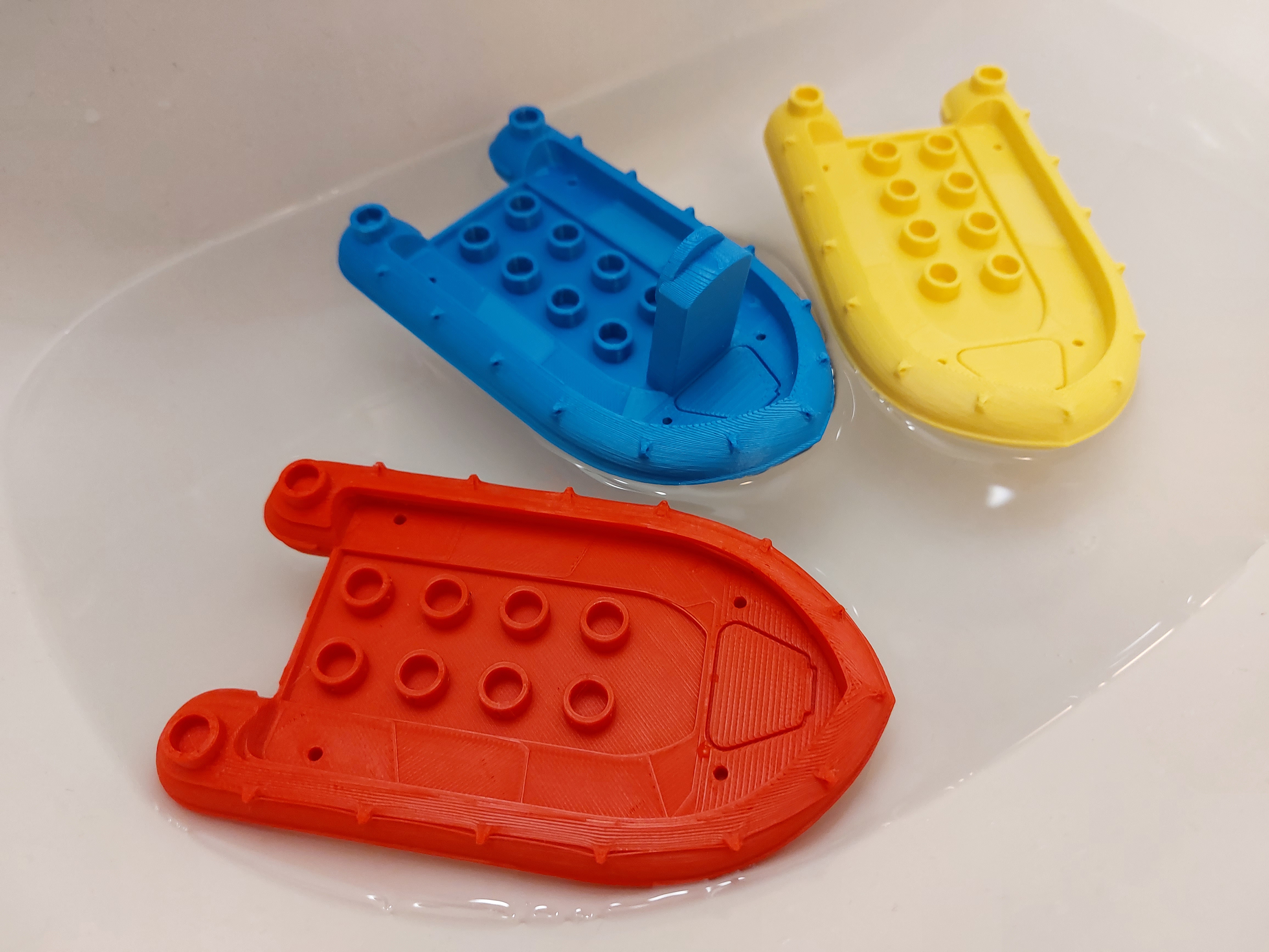 Lego Duplo fast boat - floating!