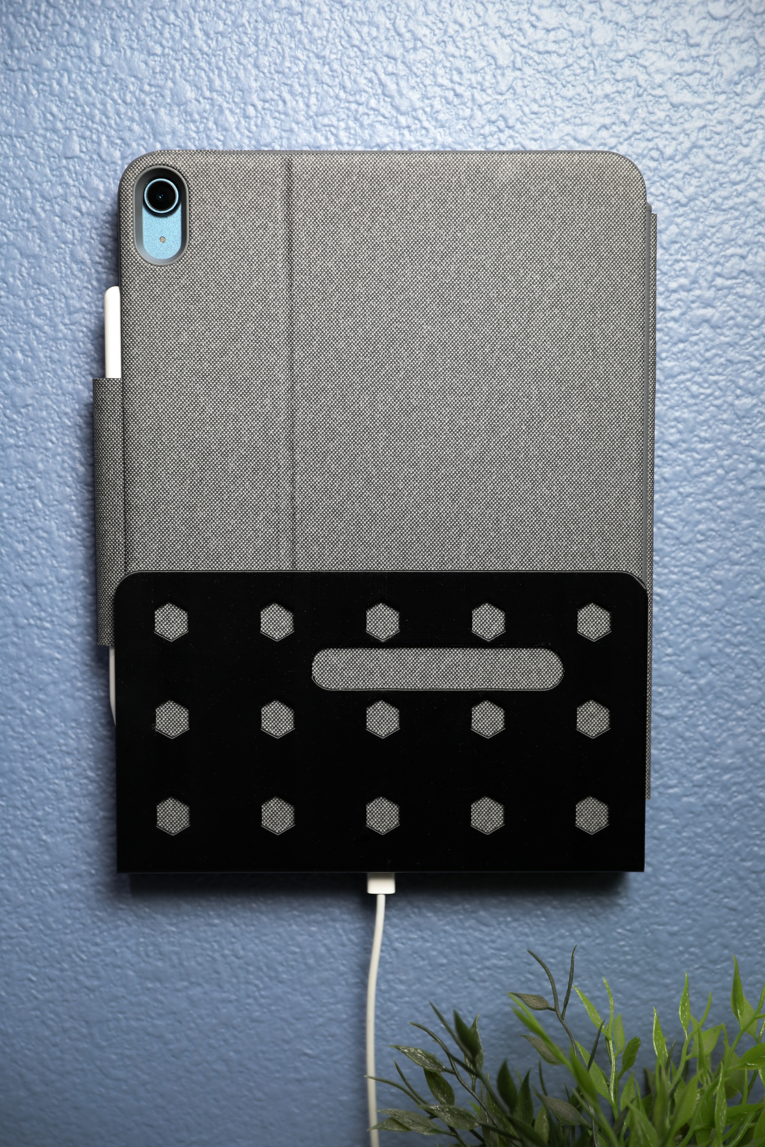 Wall Mount for iPad Air 4th gen with Logitech Folio Keyboard