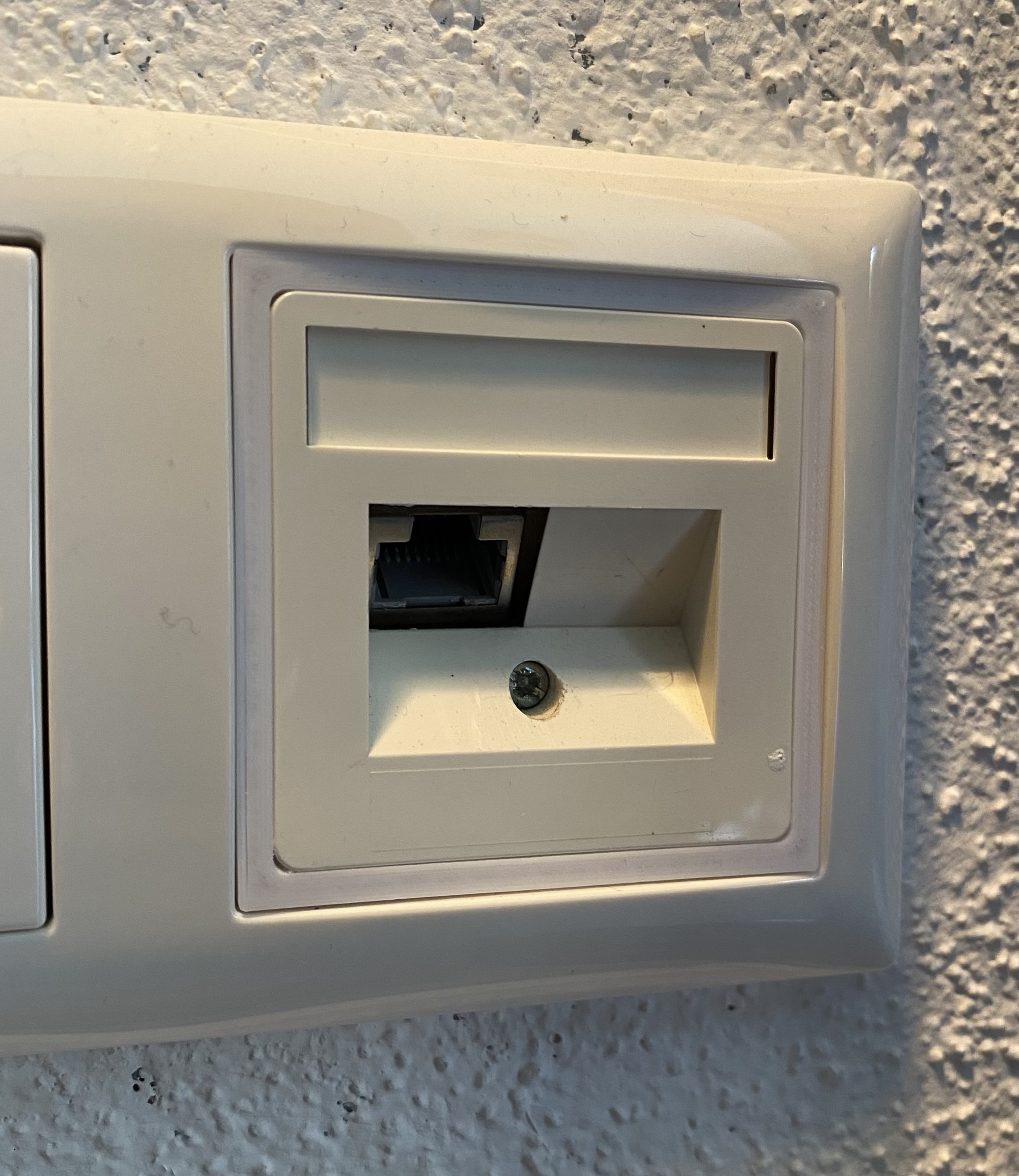 Adapter Busch Jaeger Balance Si to UAE (or anything else)