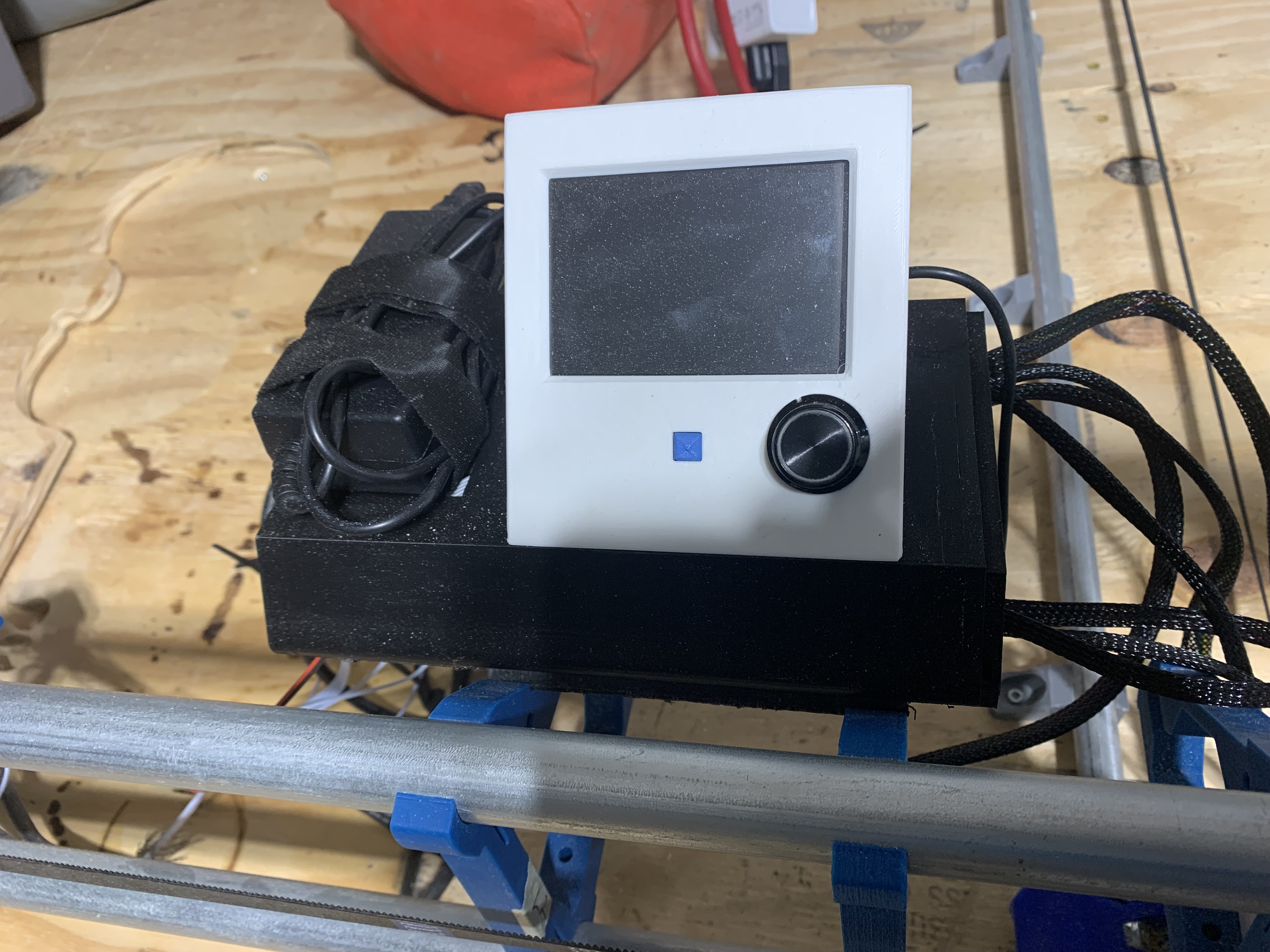 Modified LR3 control box lid