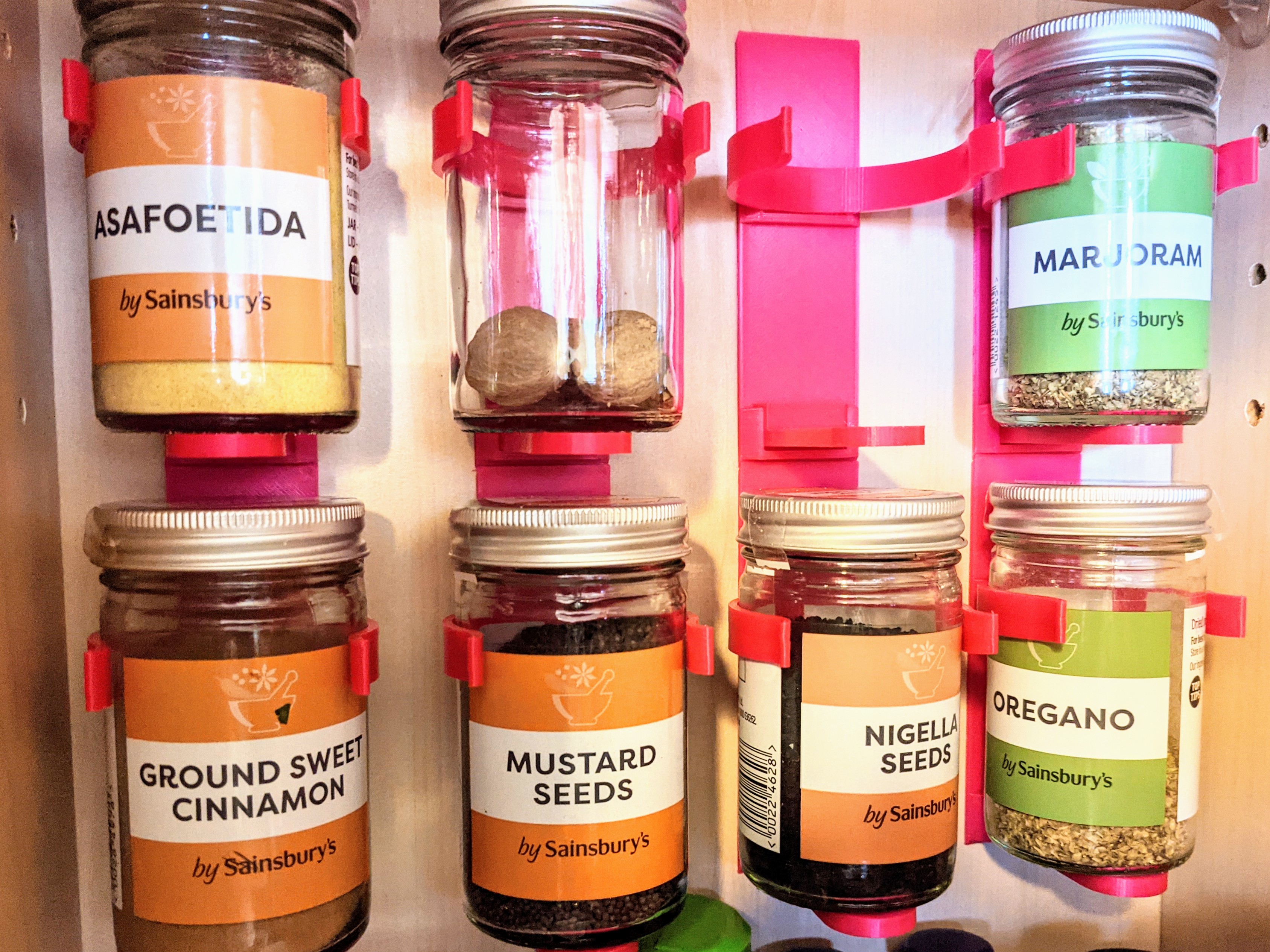 Spice rack jar clips