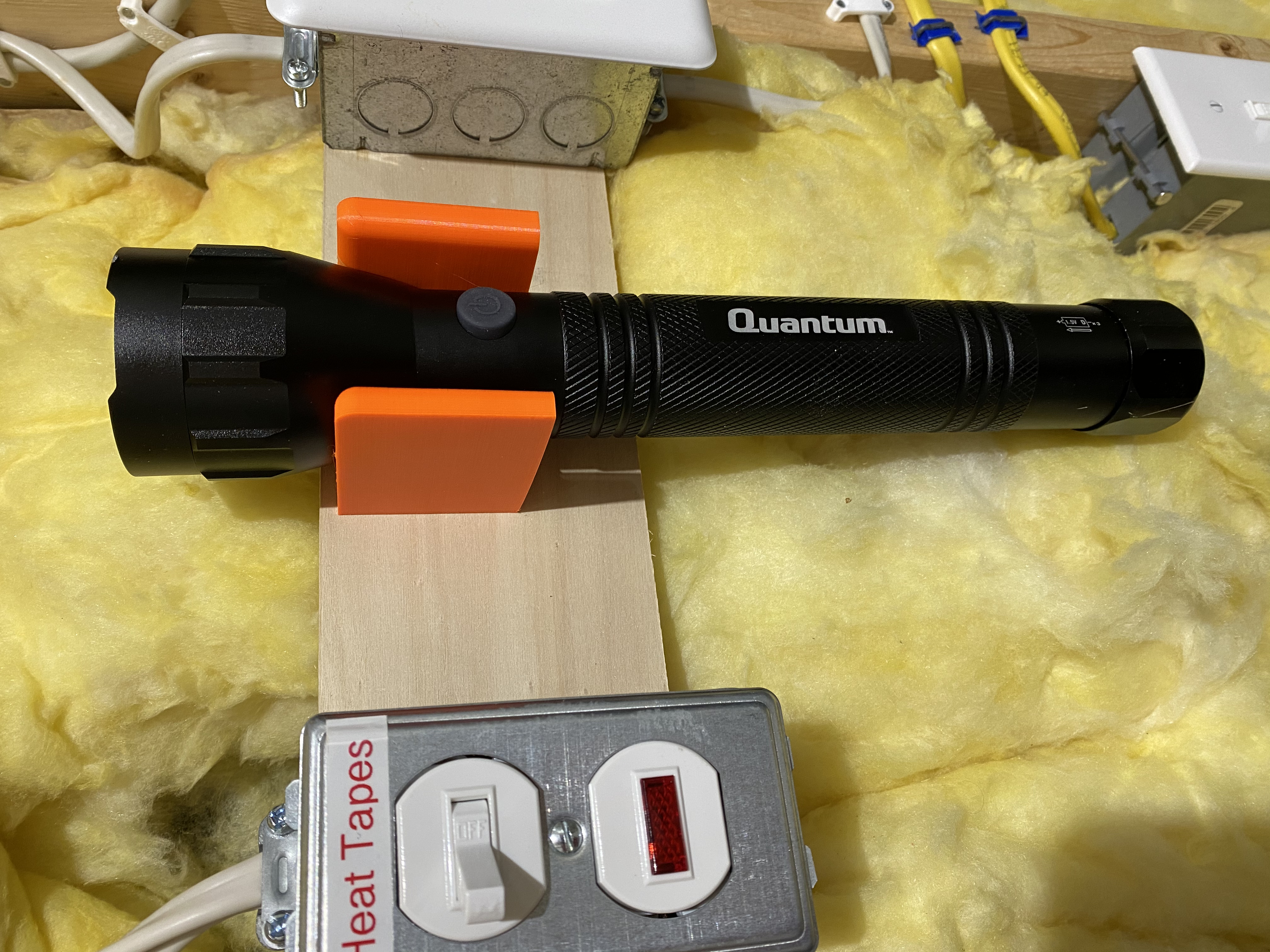 mounting bracket for Harbor Freight QUANTUM 534 Lumen 3 D Flashlight