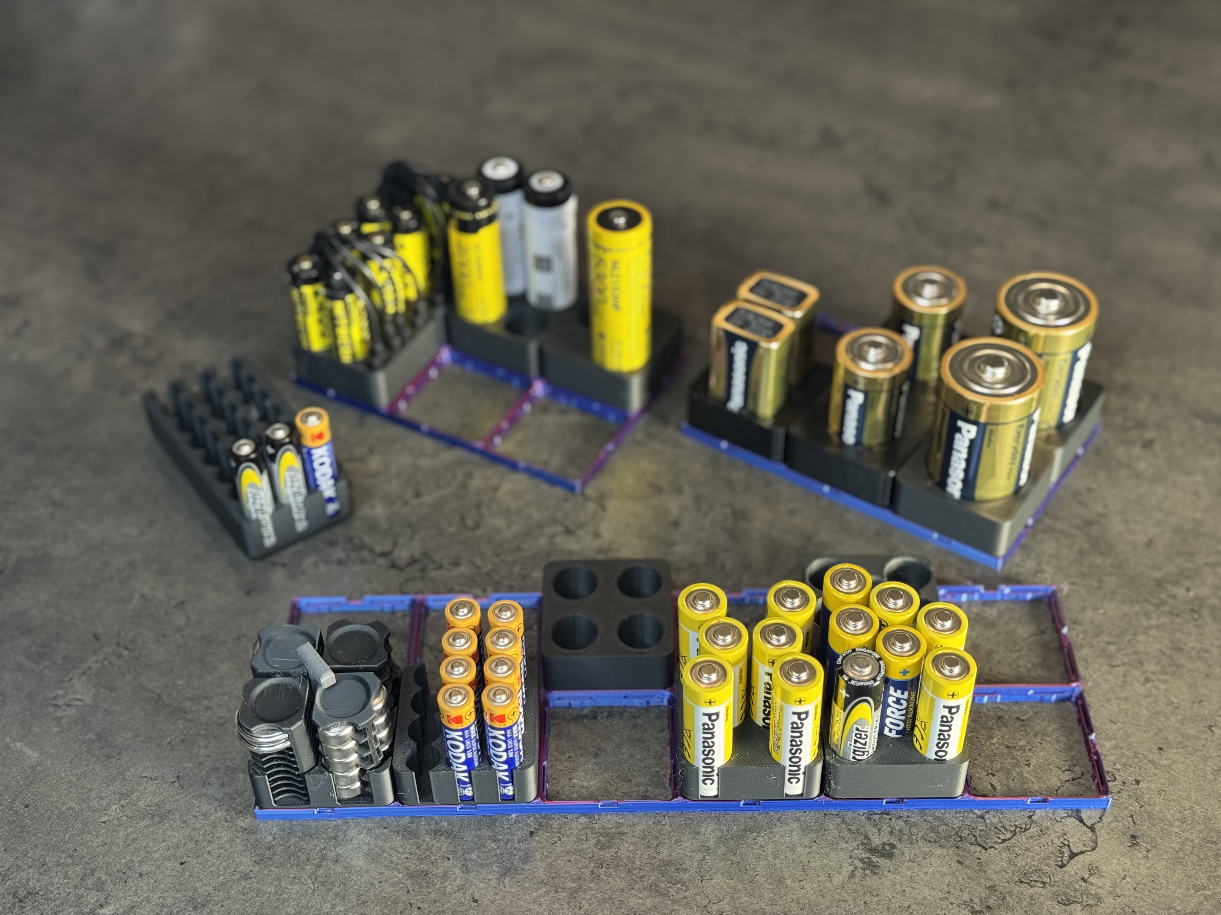 Battery Trays Gridfinity (AAAA, AAA, AA, USB-C_AA, 9V, C, D, BC-(LR44, SR44, CR2025, CR2032), 18650, 21700)