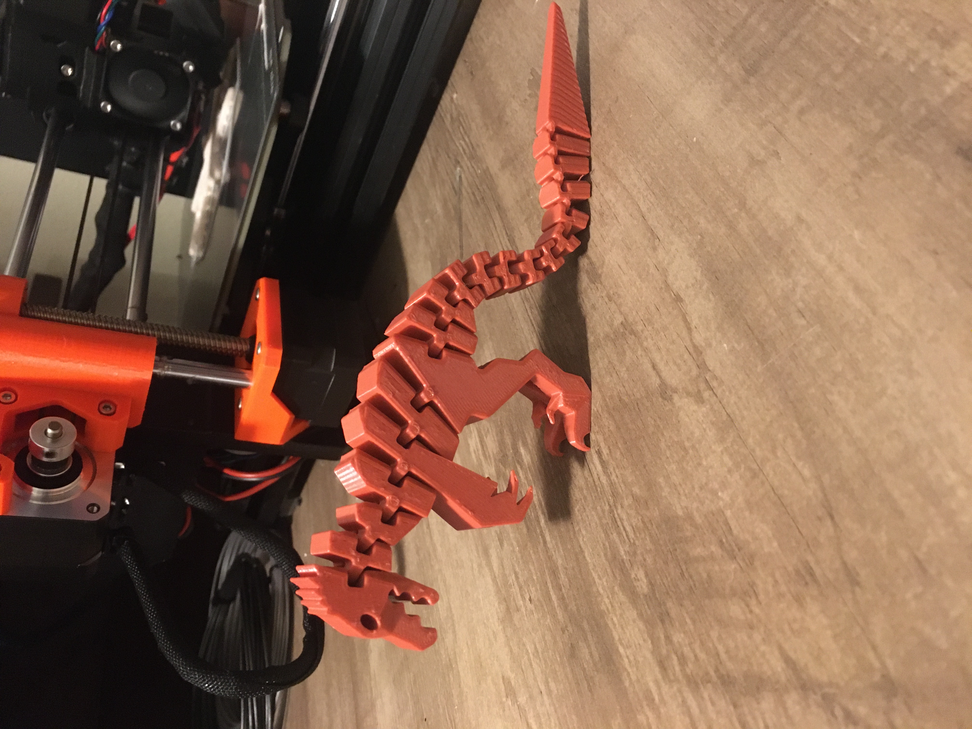 Fluffy feathered flexi Raptor V4