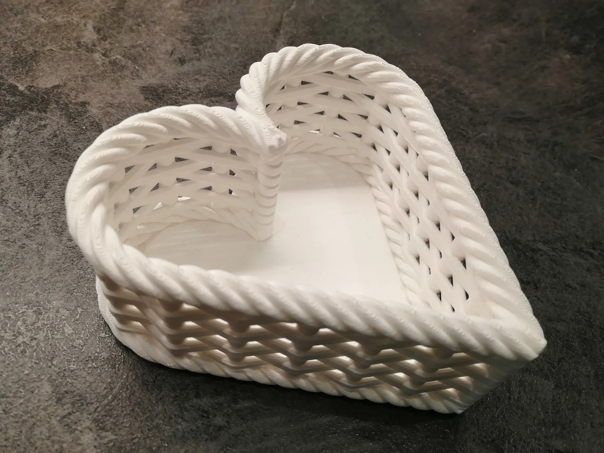 Woven Heart Container - Lower